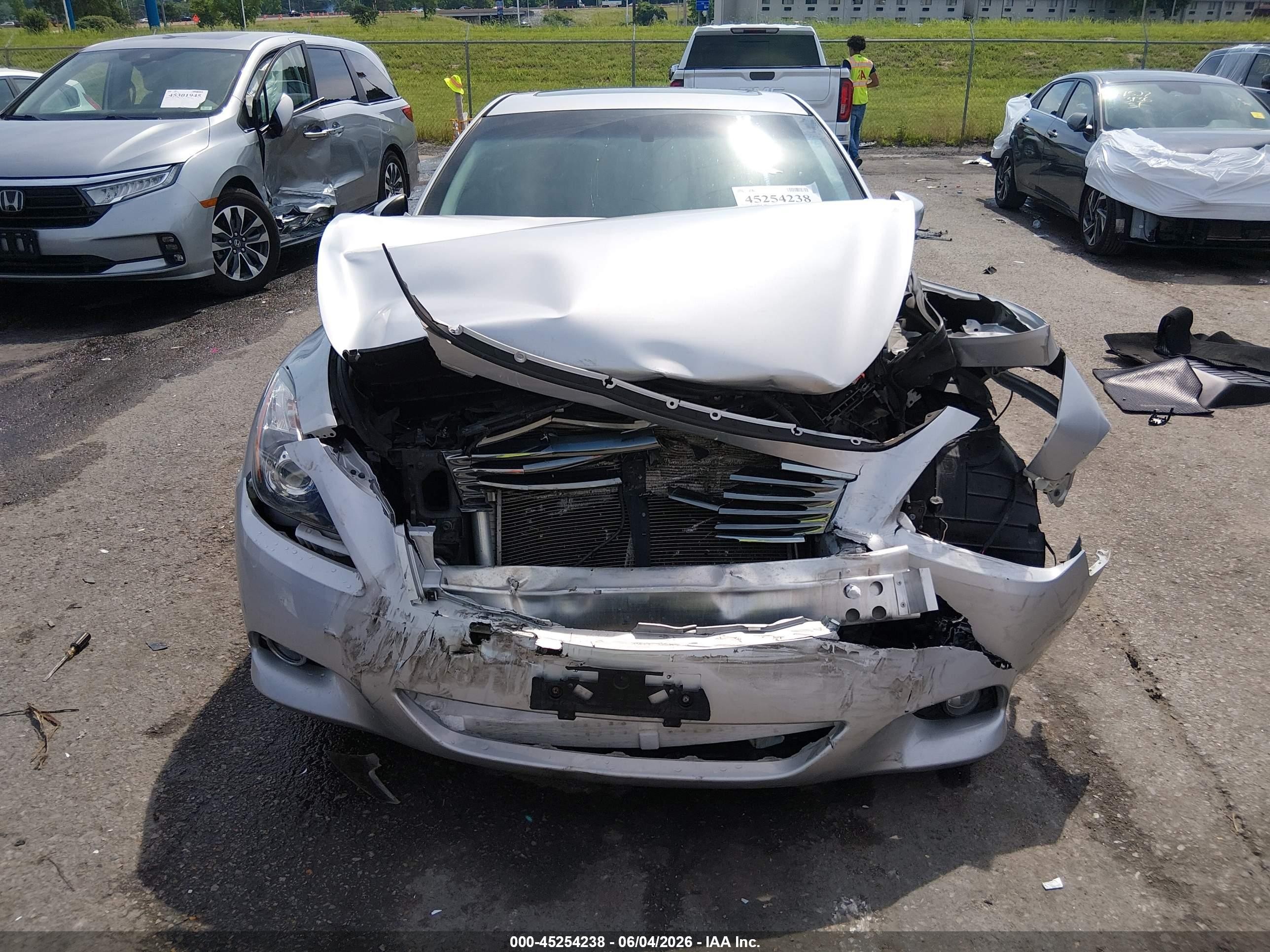 2014 Infiniti Q60 Journey/sport Silver vin: JN1CV6EKXEM113131