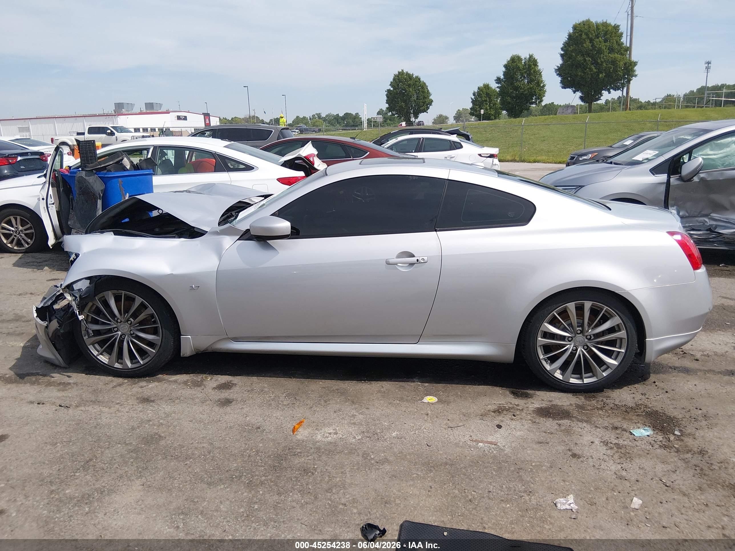 2014 Infiniti Q60 Journey/sport Silver vin: JN1CV6EKXEM113131