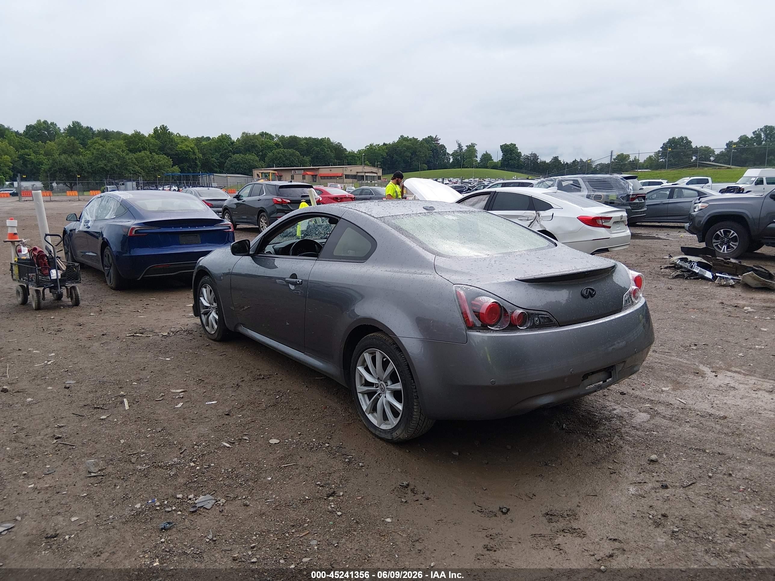 2014 Infiniti Q60 Gray vin: JN1CV6EL0EM130836