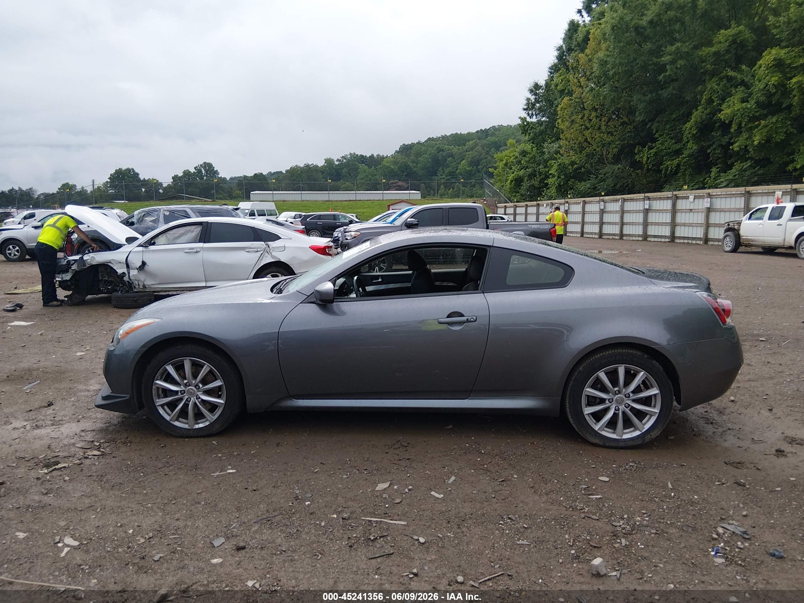 2014 Infiniti Q60 Gray vin: JN1CV6EL0EM130836