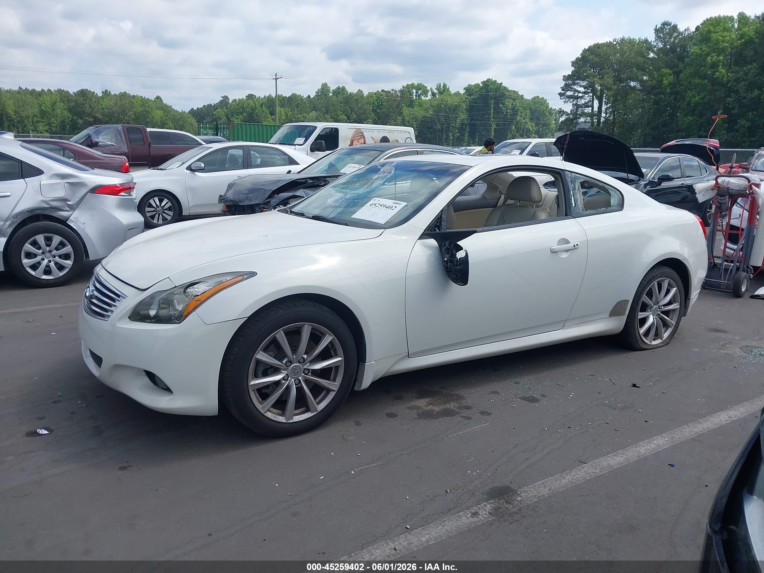 2011 Infiniti G37x   White vin: JN1CV6EL1BM261544