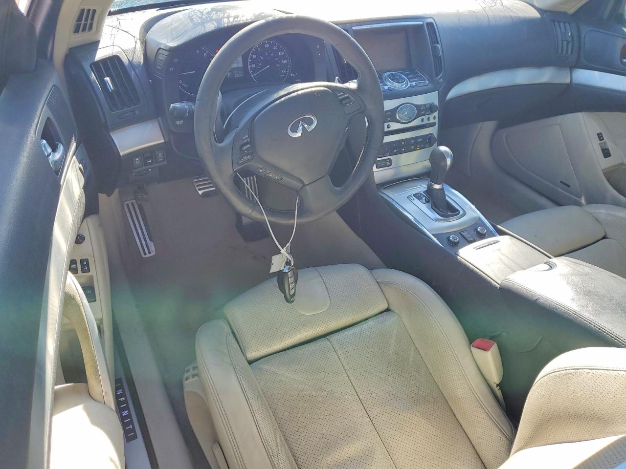 2015 Infiniti Q60 Coupe Base Черный vin: JN1CV6EL1FM890467