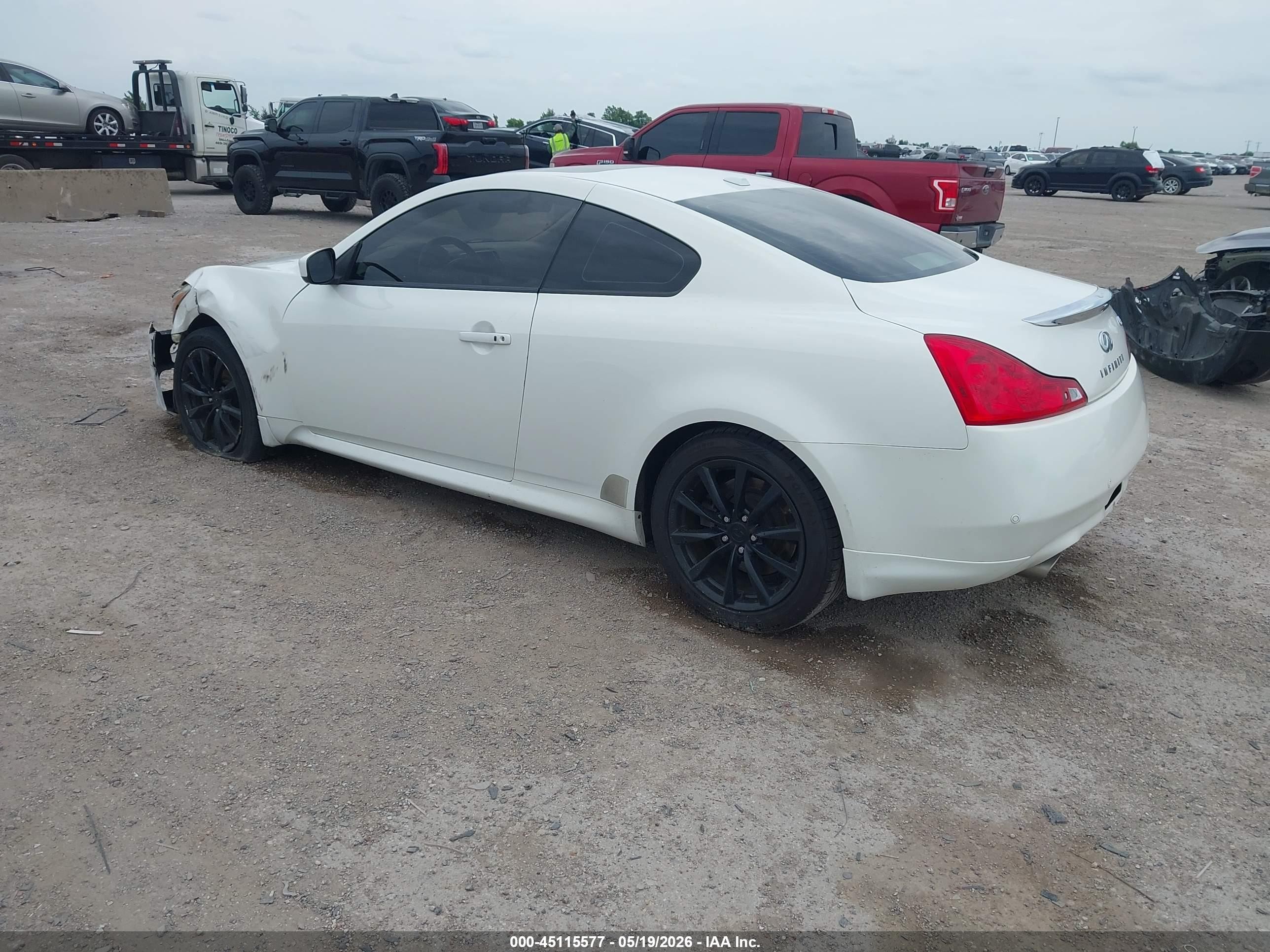2011 Infiniti G37x   White vin: JN1CV6EL3BM261612
