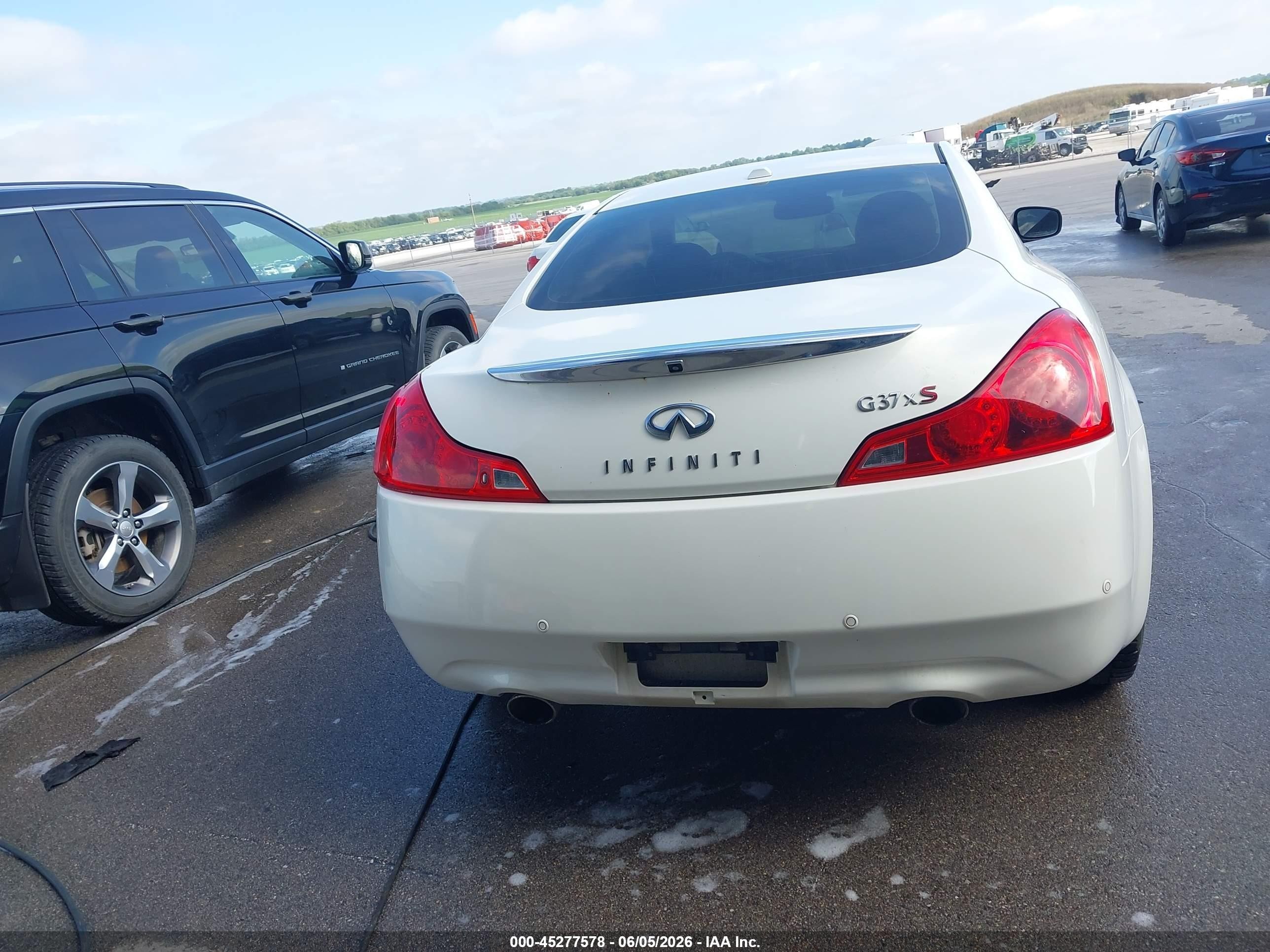 2012 Infiniti G37x   White vin: JN1CV6EL3CM472603