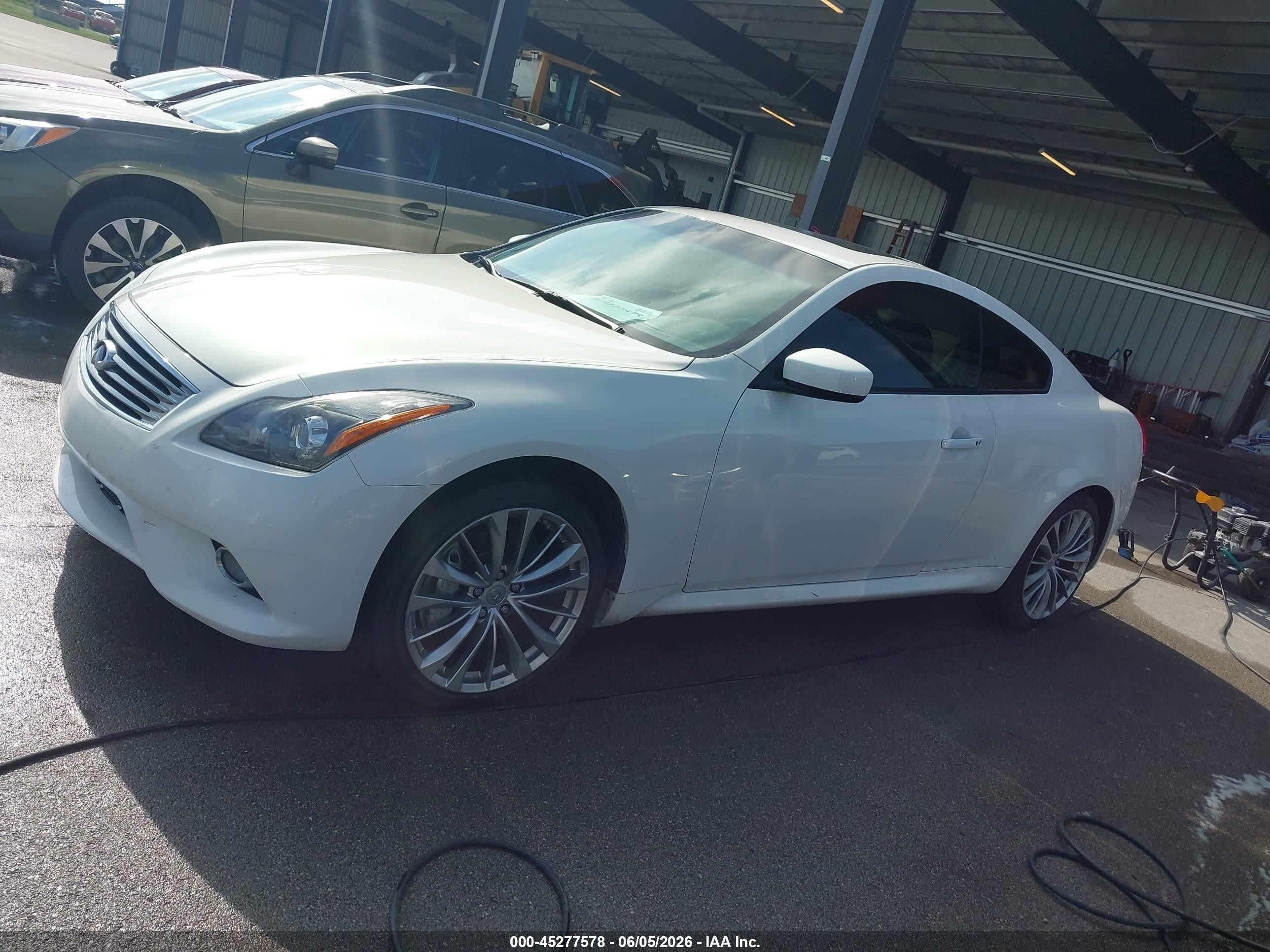 2012 Infiniti G37x   White vin: JN1CV6EL3CM472603