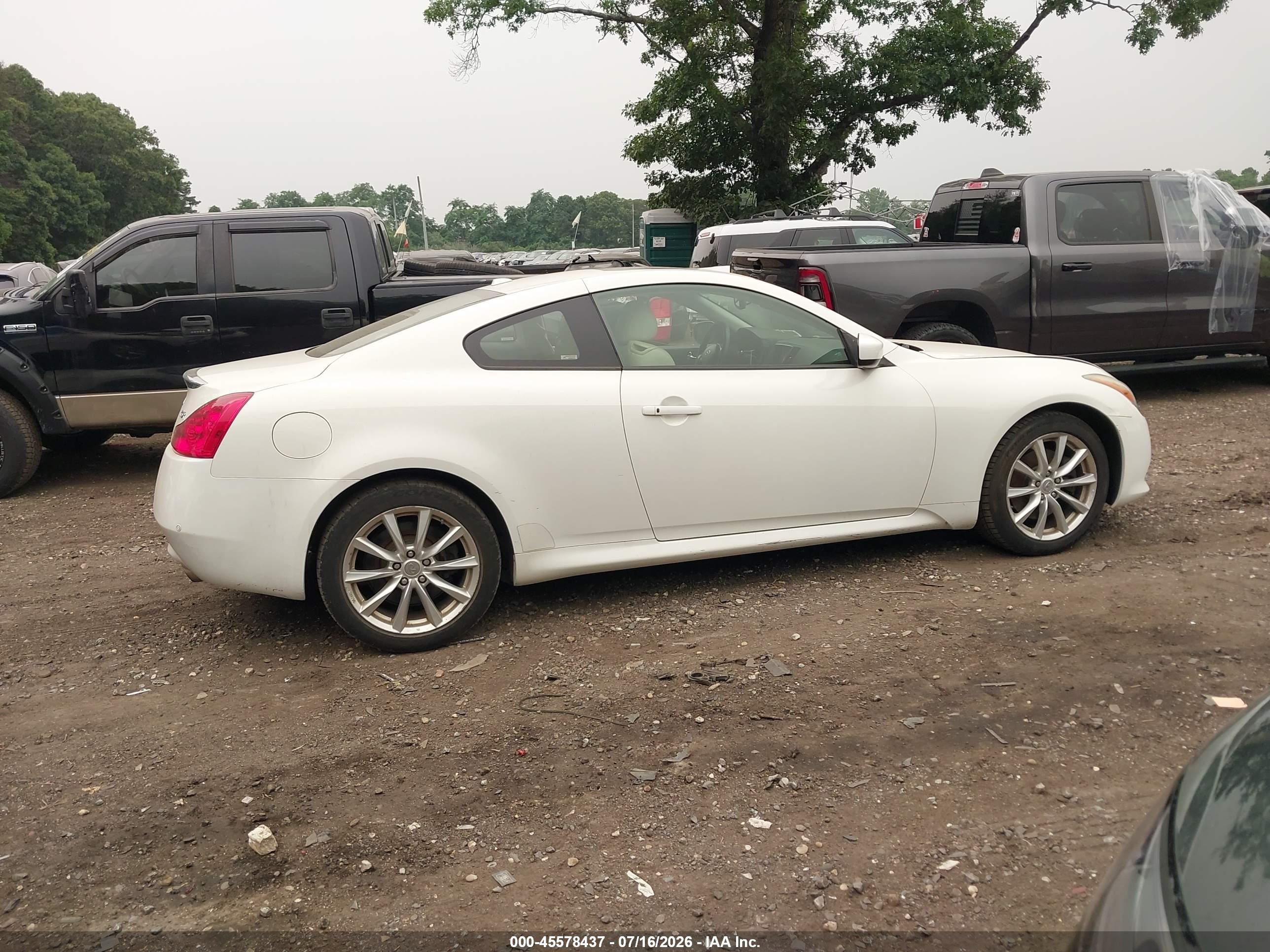 2013 Infiniti G37x White vin: JN1CV6EL3DM981429