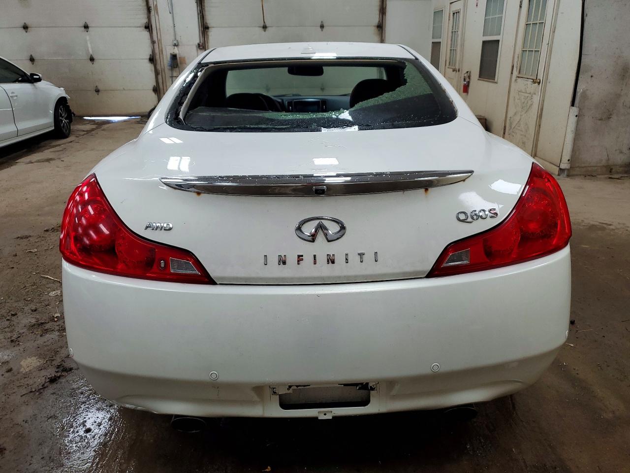 2014 Infiniti Q60 Coupe Base White vin: JN1CV6EL3EM130569