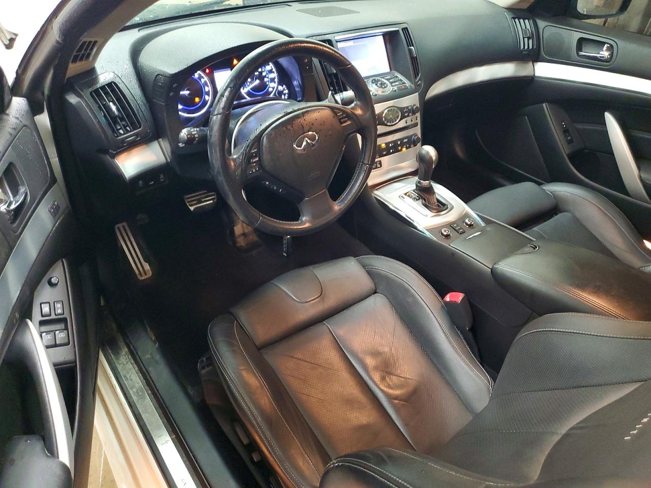 2014 Infiniti Q60 Coupe Base White vin: JN1CV6EL3EM130569