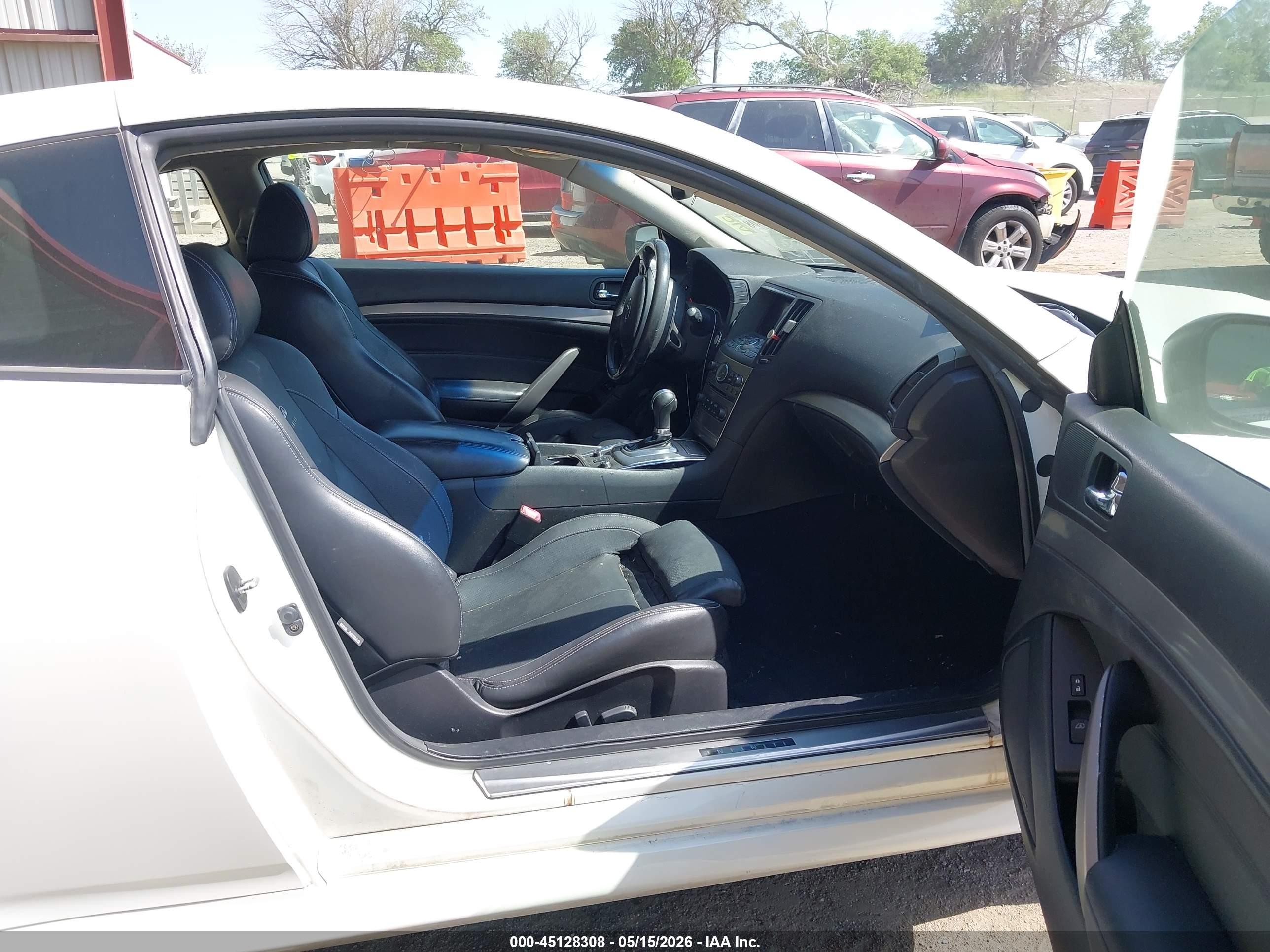 2012 Infiniti G37x   White vin: JN1CV6EL4CM473310