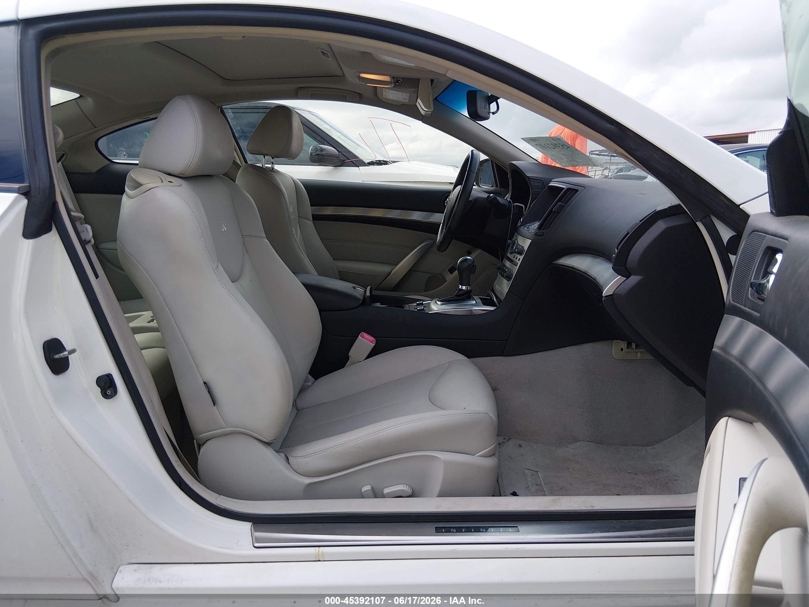 2013 Infiniti G37x   White vin: JN1CV6EL5DM981867