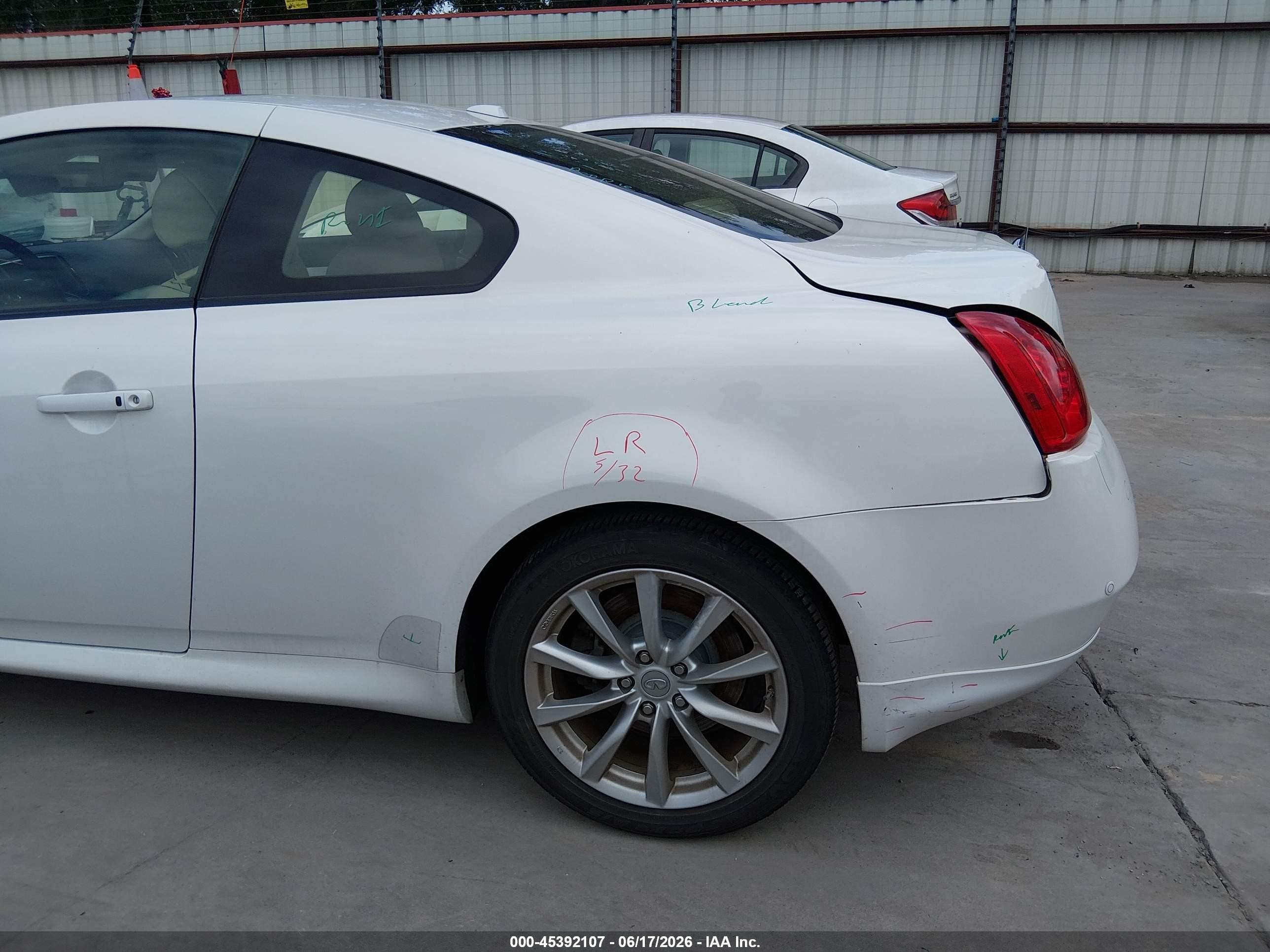 2013 Infiniti G37x   White vin: JN1CV6EL5DM981867