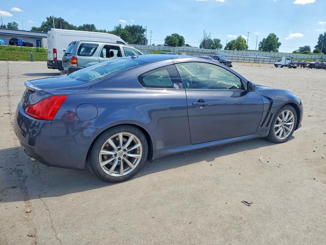 2014 Infiniti Q60 Coupe Base Gray vin: JN1CV6EL5EM131948