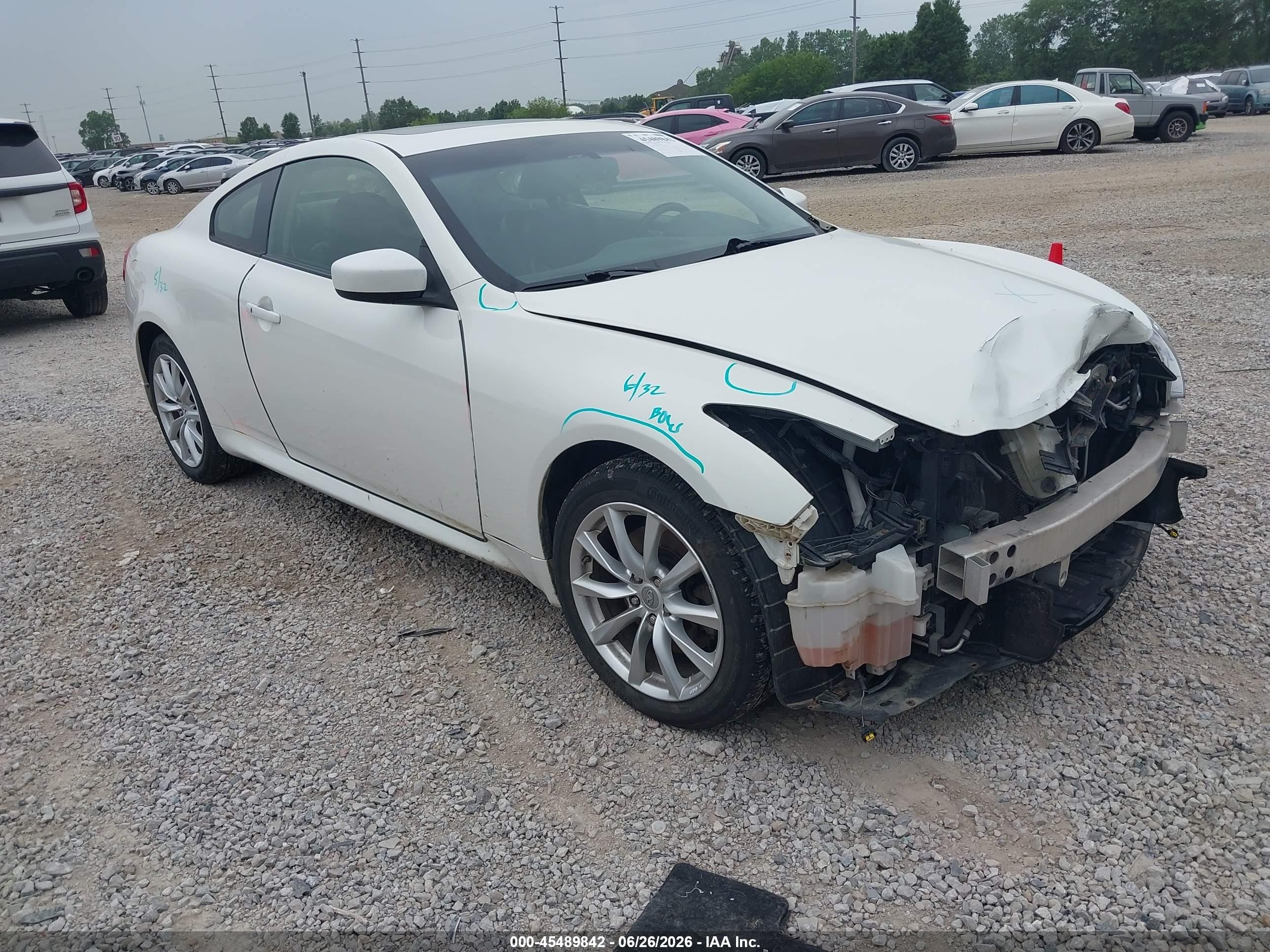 2013 Infiniti G37x   White vin: JN1CV6EL7DM981353