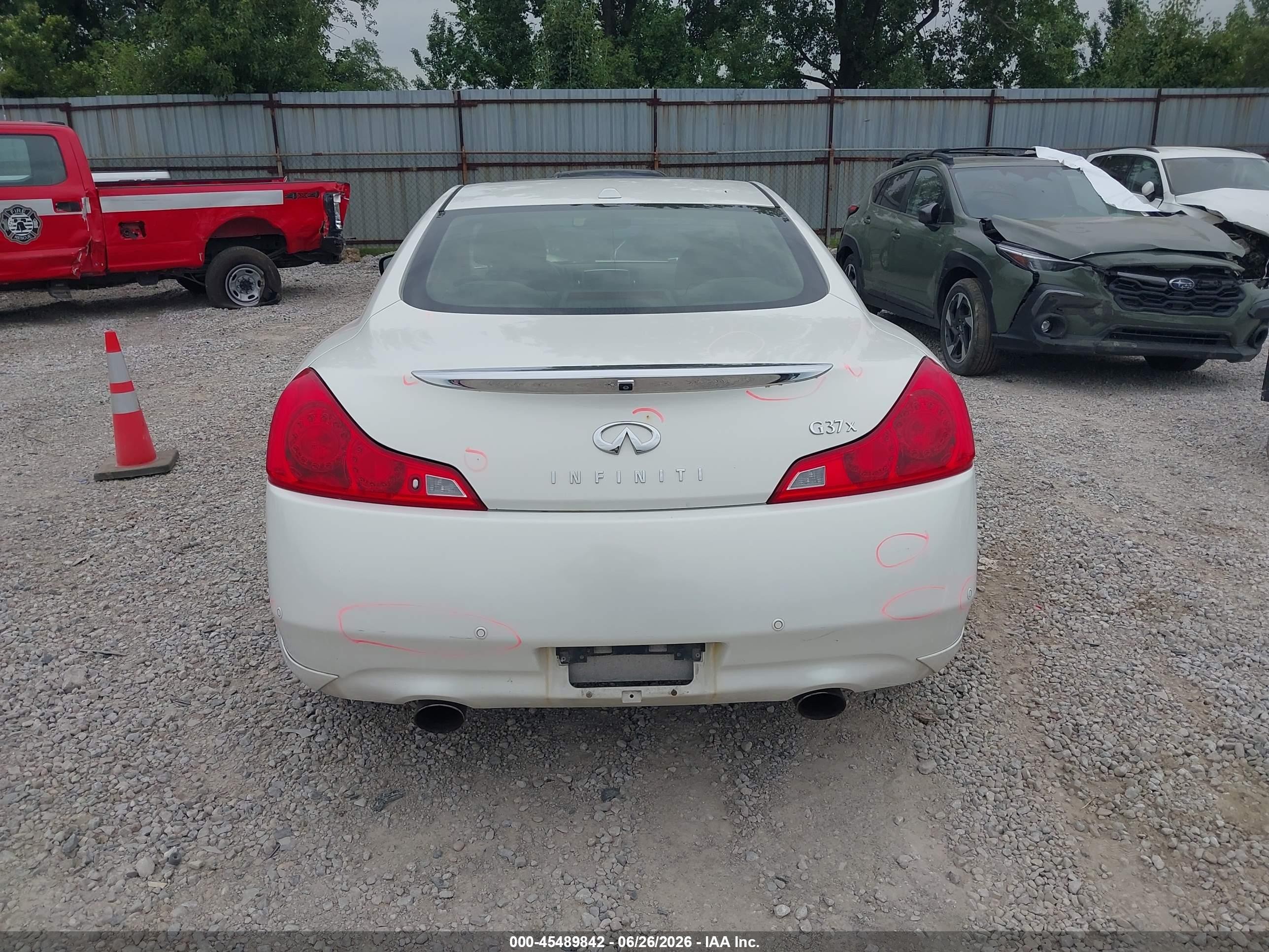 2013 Infiniti G37x   White vin: JN1CV6EL7DM981353