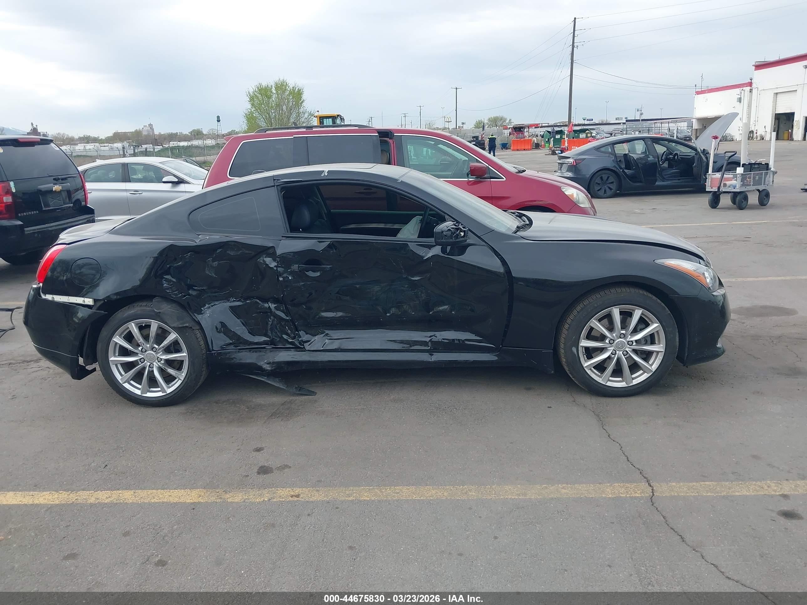 2014 Infiniti Q60   Черный vin: JN1CV6EL7EM132079