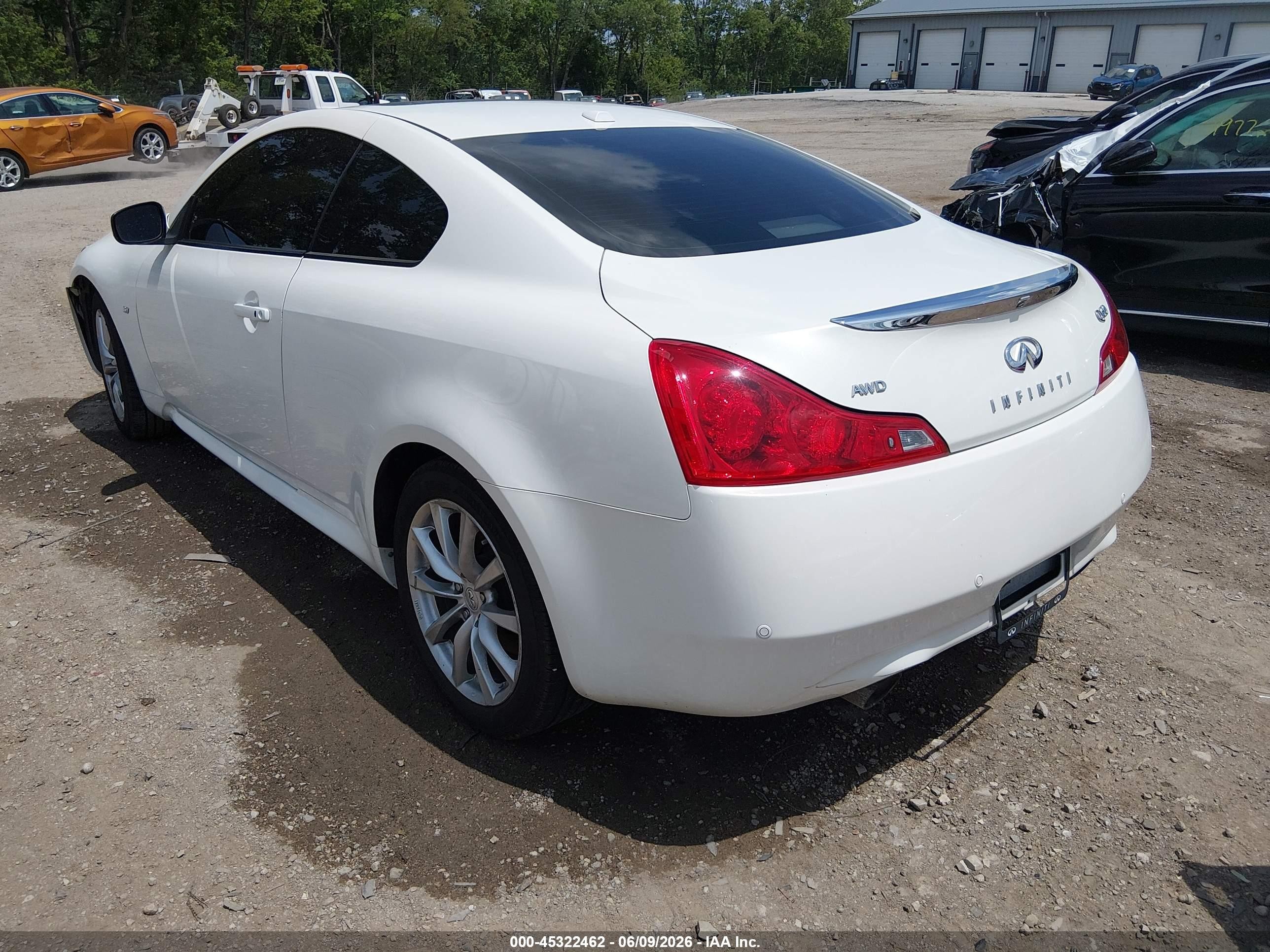 2014 Infiniti Q60   White vin: JN1CV6EL8EM130566
