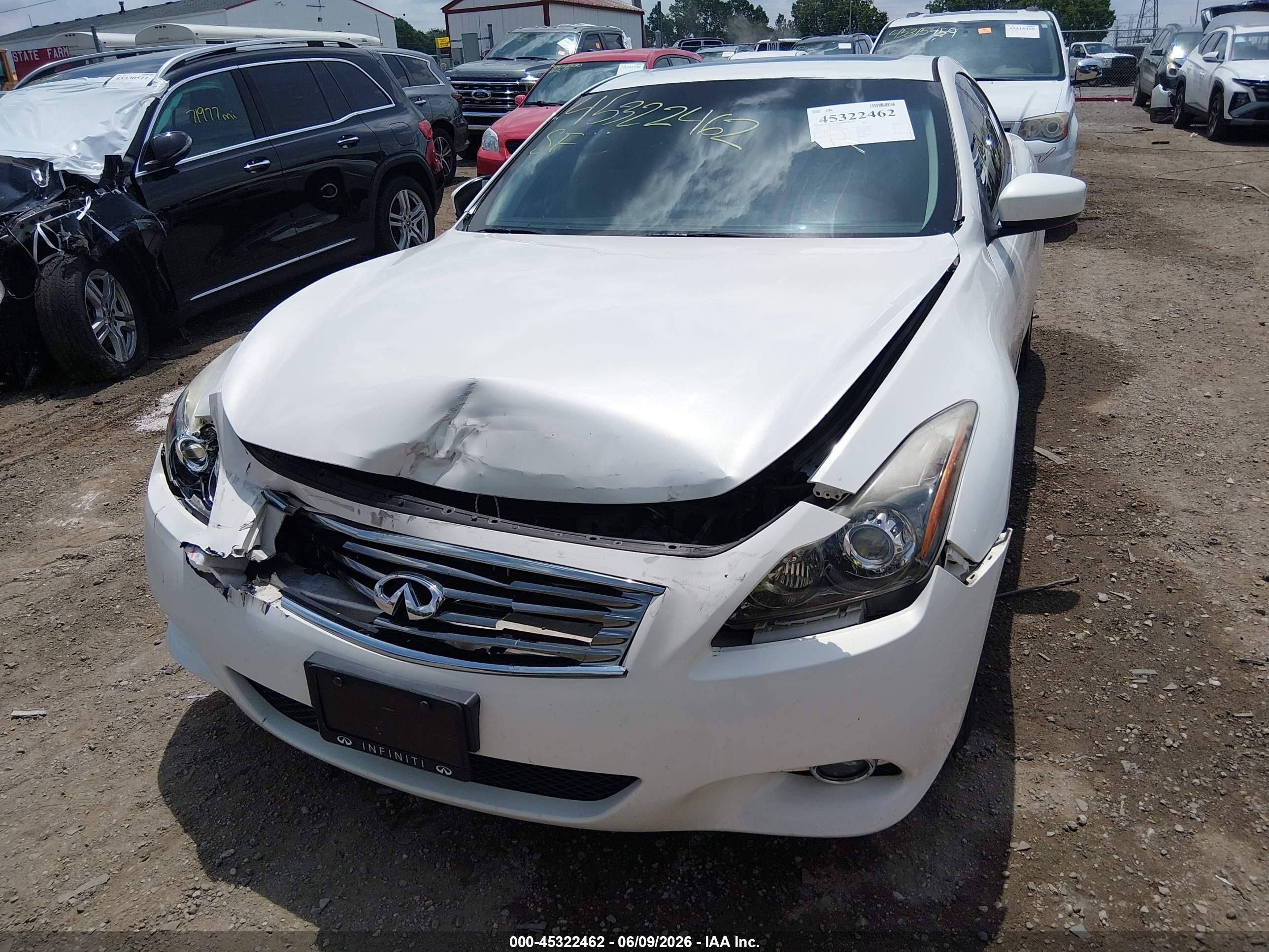 2014 Infiniti Q60   White vin: JN1CV6EL8EM130566
