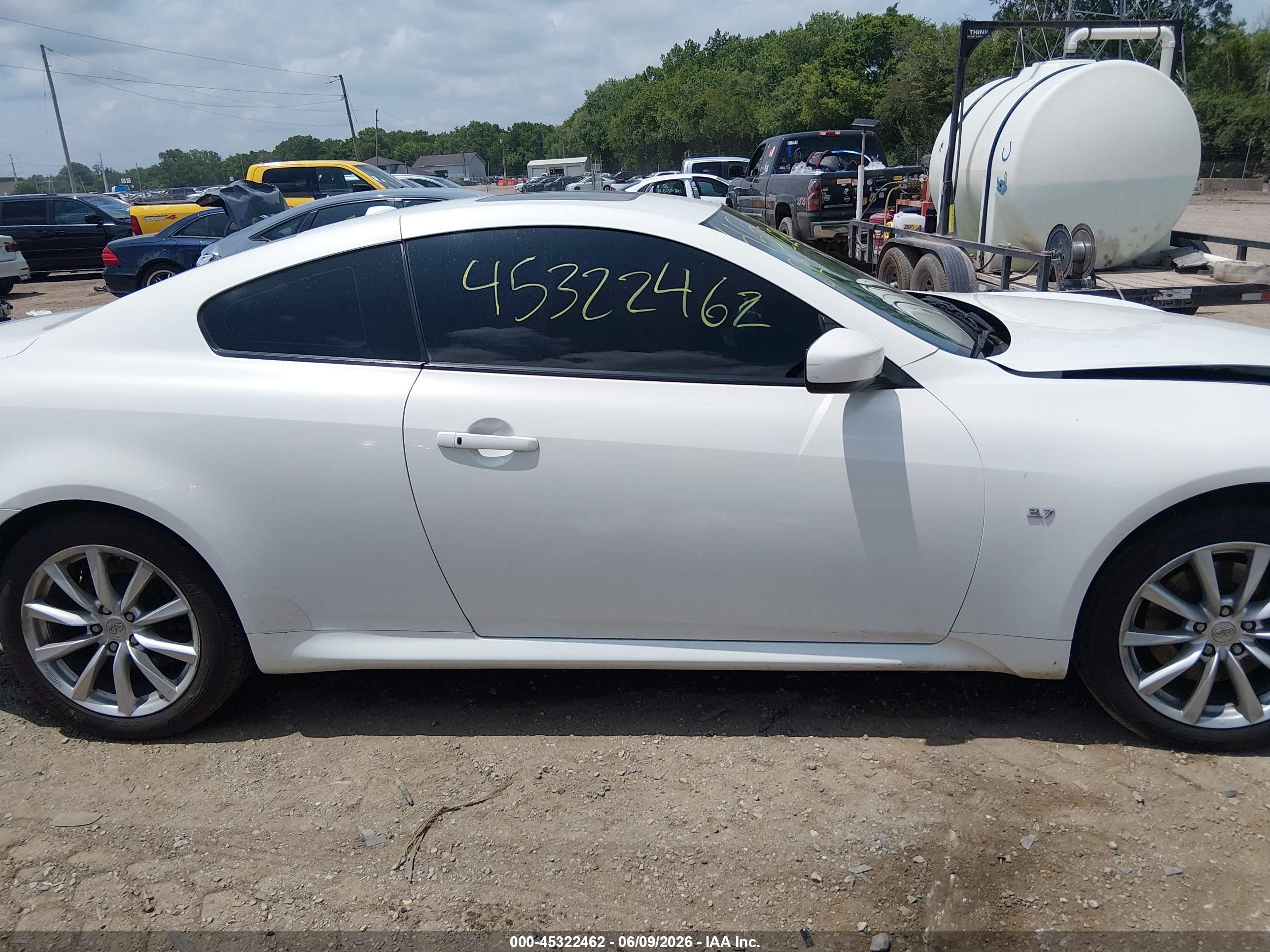 2014 Infiniti Q60   White vin: JN1CV6EL8EM130566