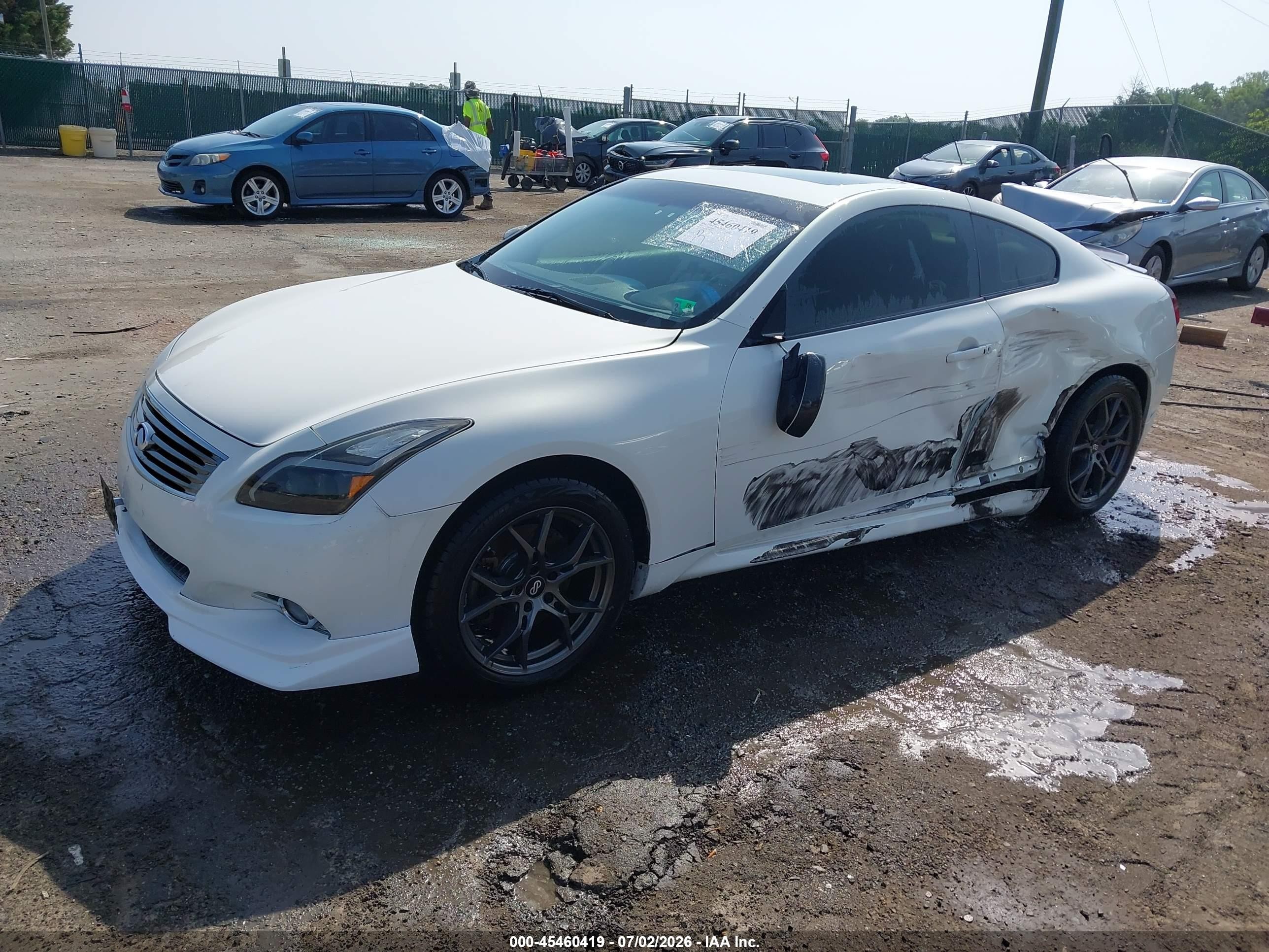 2013 Infiniti G37x   White vin: JN1CV6ELXDM981301