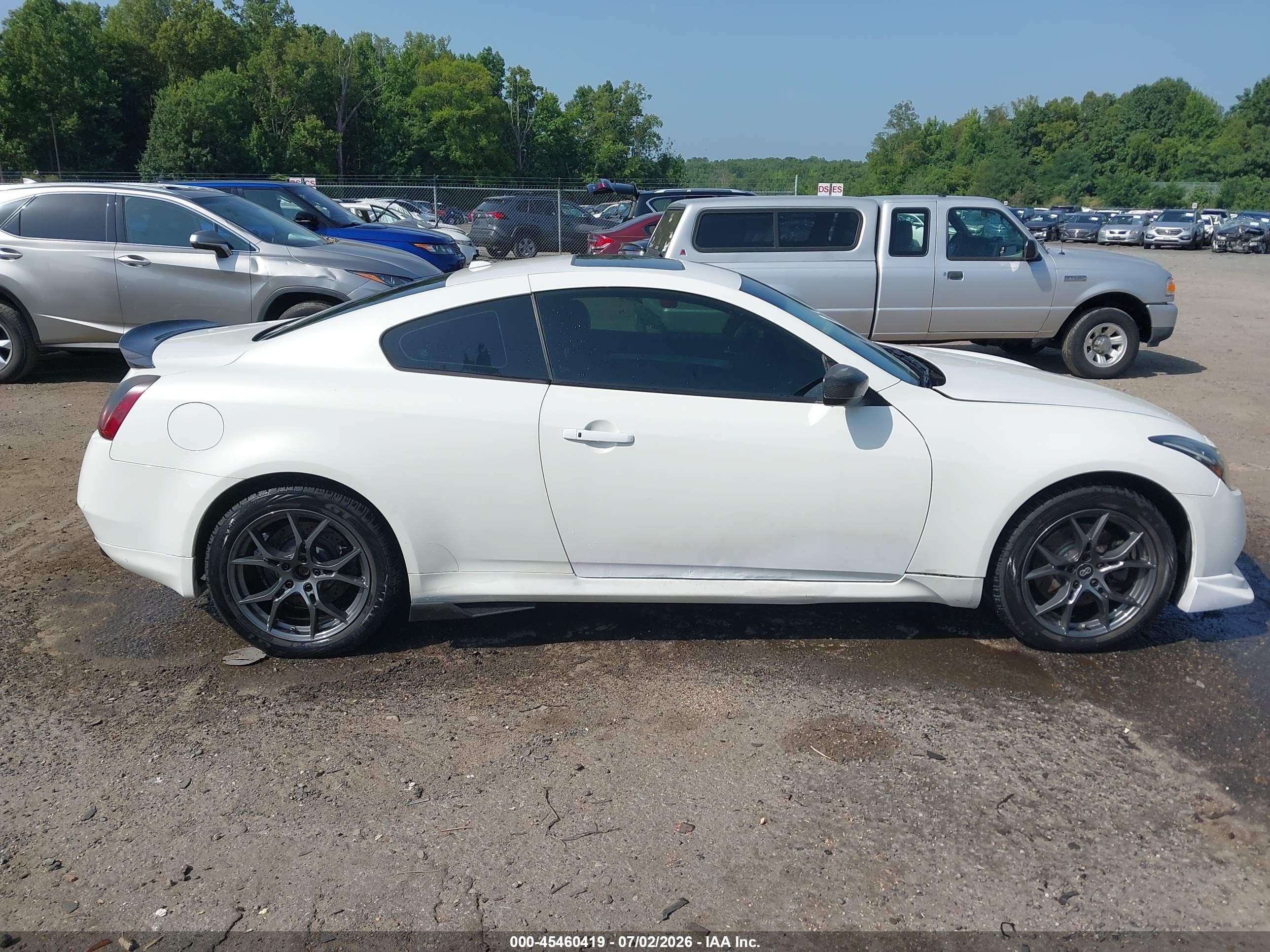 2013 Infiniti G37x   White vin: JN1CV6ELXDM981301