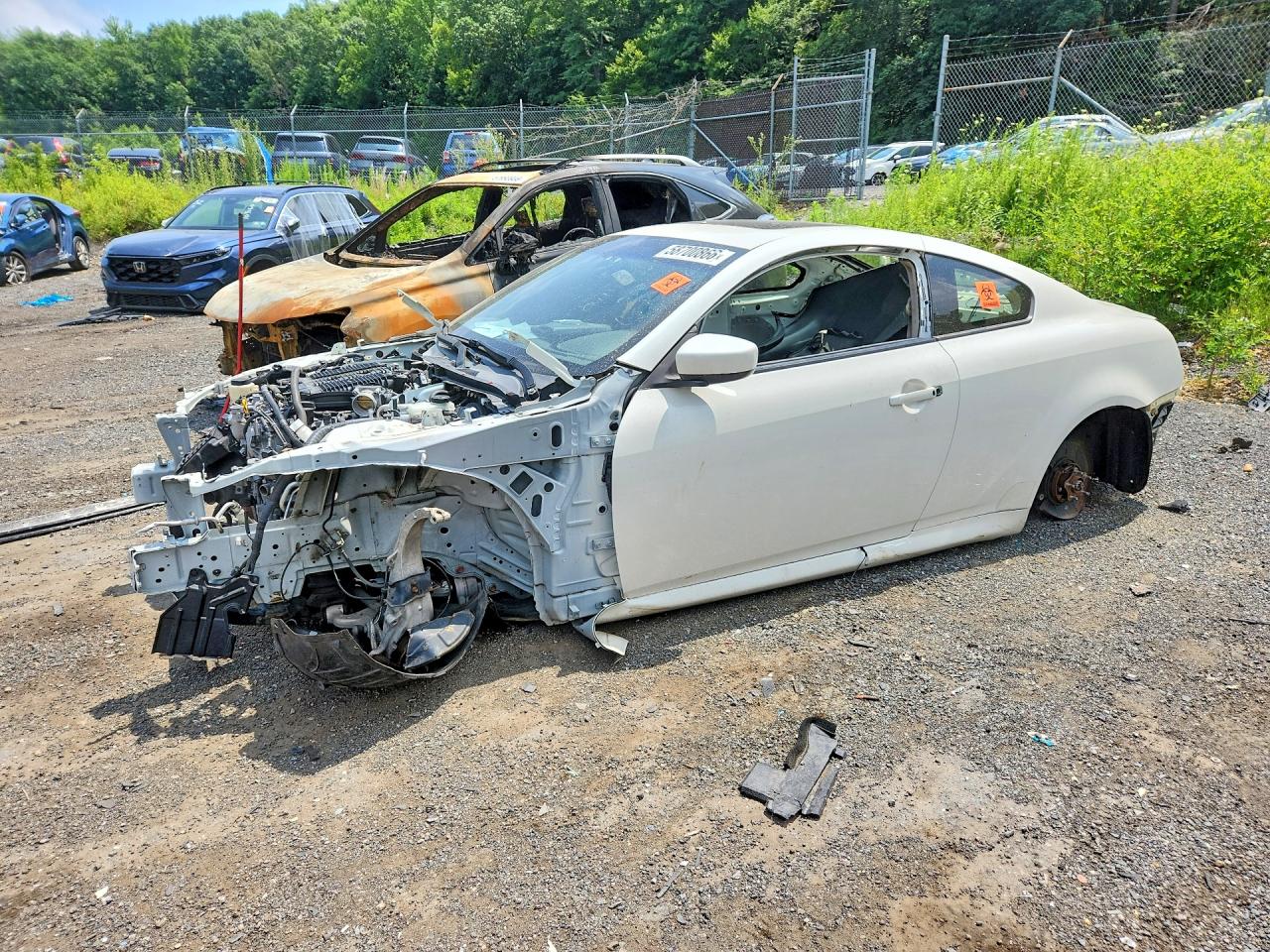 2015 Infiniti Q60 Coupe Base White vin: JN1CV6ELXFM890547