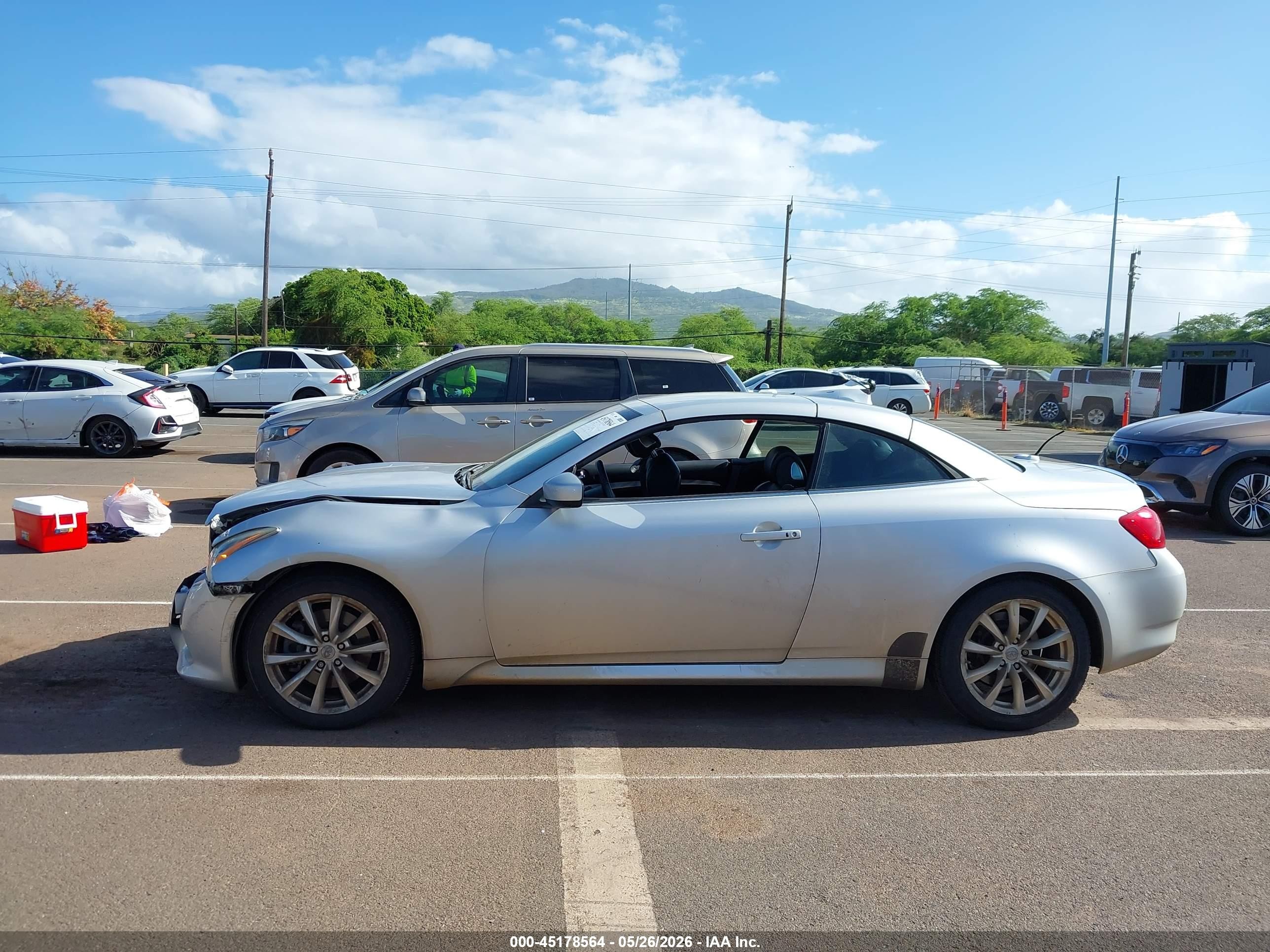 2011 Infiniti G37   Silver vin: JN1CV6FE1BM954114