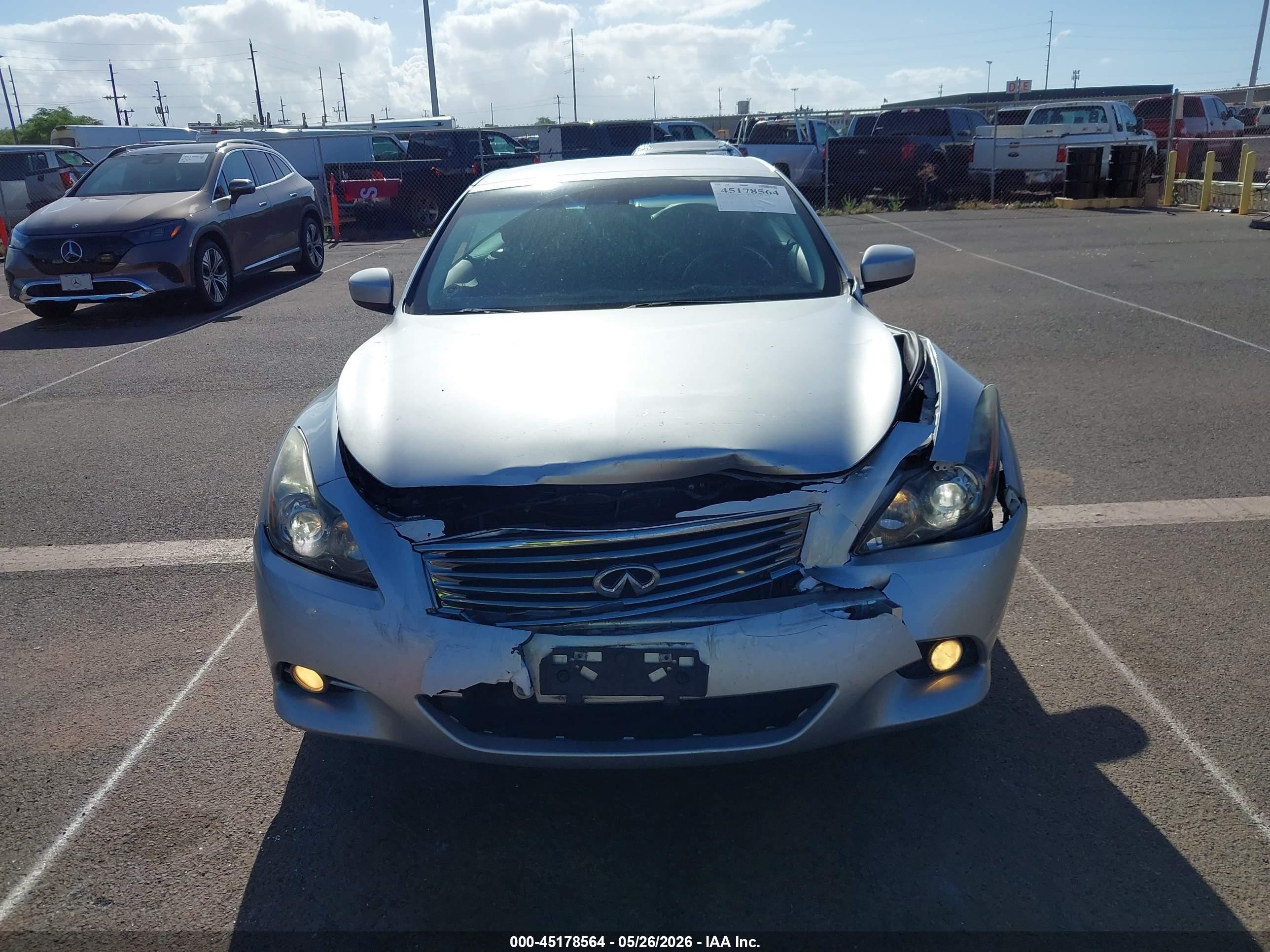 2011 Infiniti G37   Silver vin: JN1CV6FE1BM954114