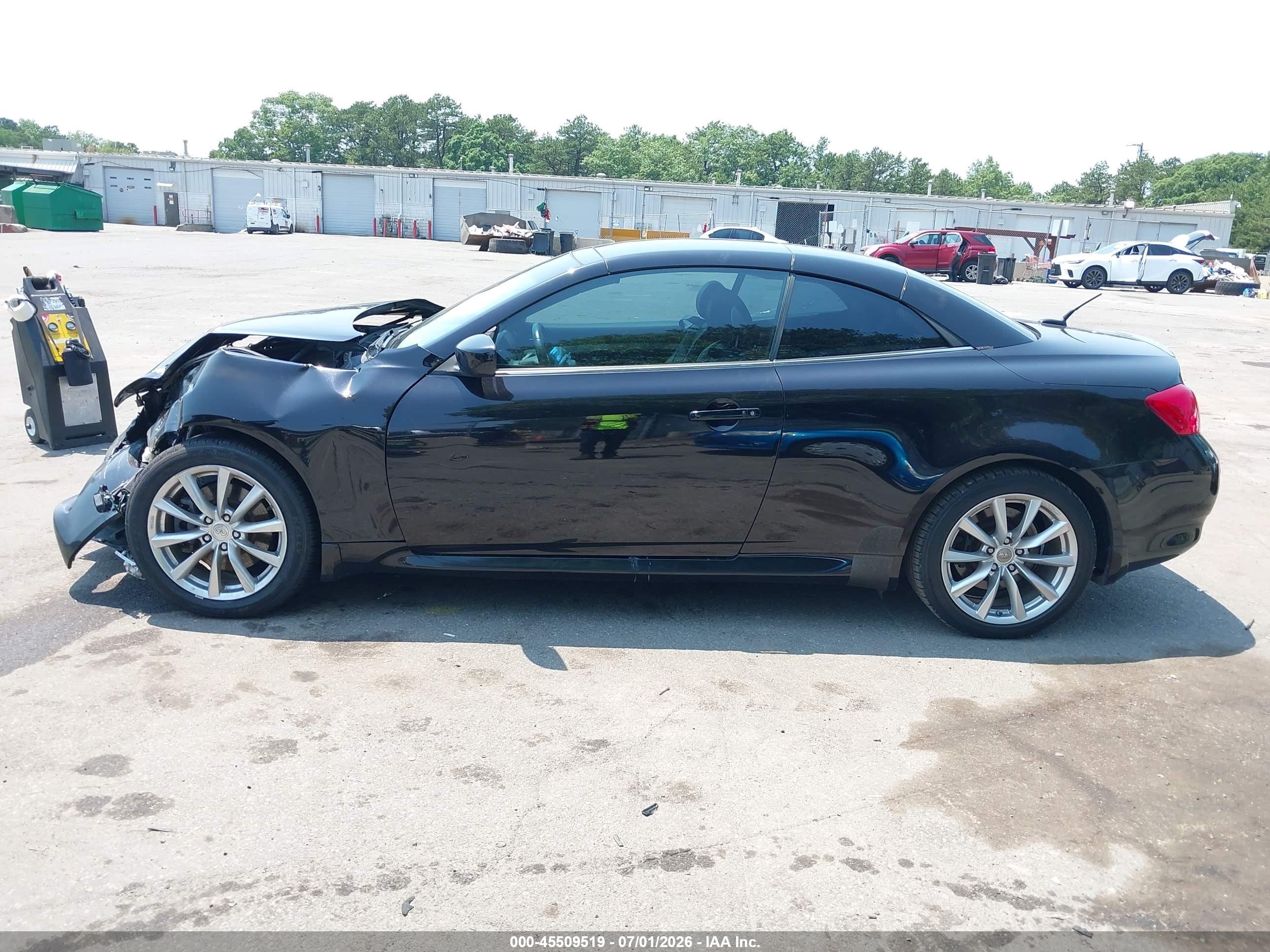 2013 Infiniti G37   Purple vin: JN1CV6FE1DM771797