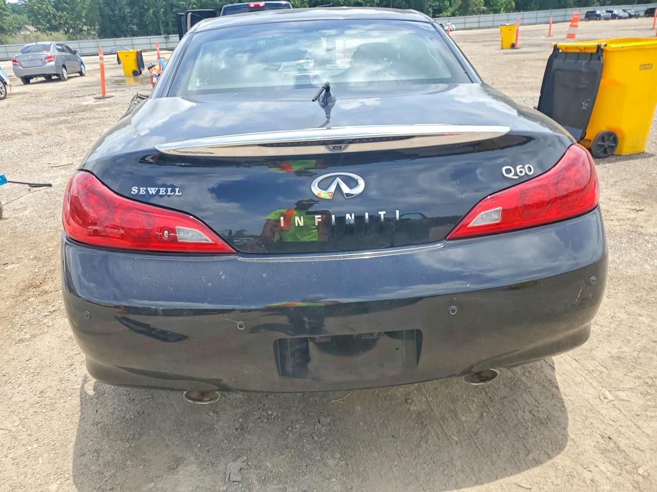 2015 Infiniti Q60 Convertible Base Черный vin: JN1CV6FE1FM810147