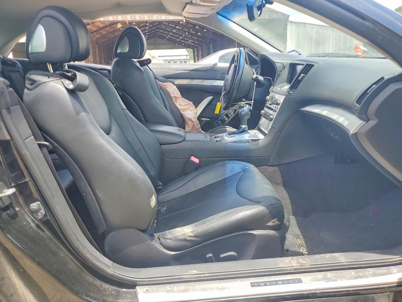 2015 Infiniti Q60 Convertible Base Черный vin: JN1CV6FE1FM810147
