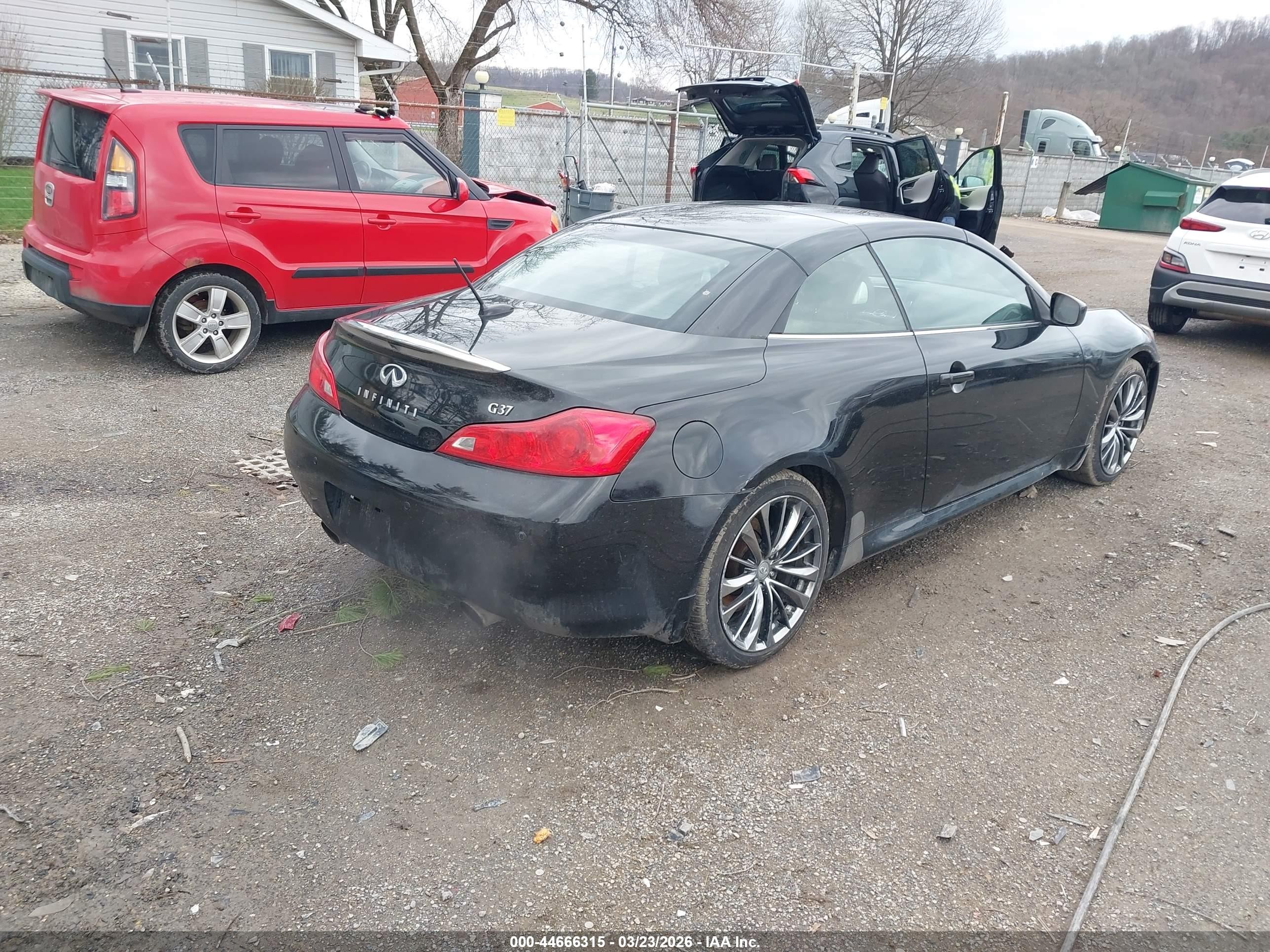 2011 Infiniti G37   Black vin: JN1CV6FE2BM952825
