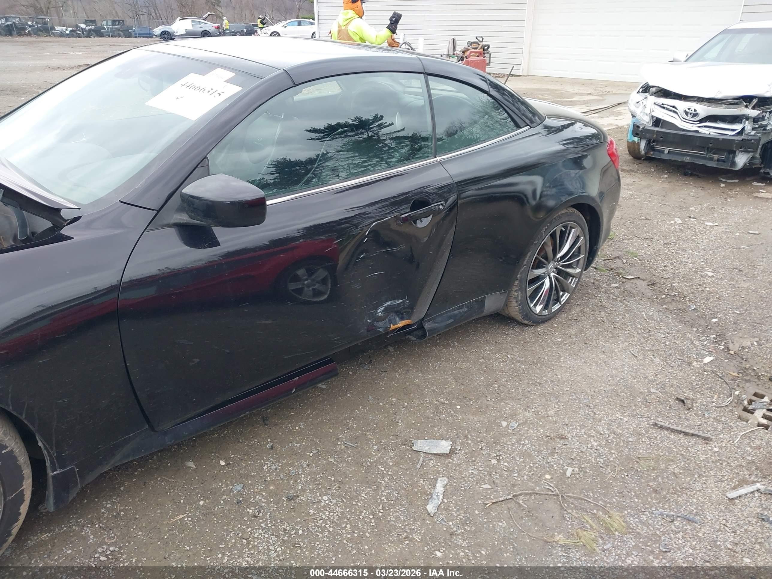 2011 Infiniti G37   Black vin: JN1CV6FE2BM952825