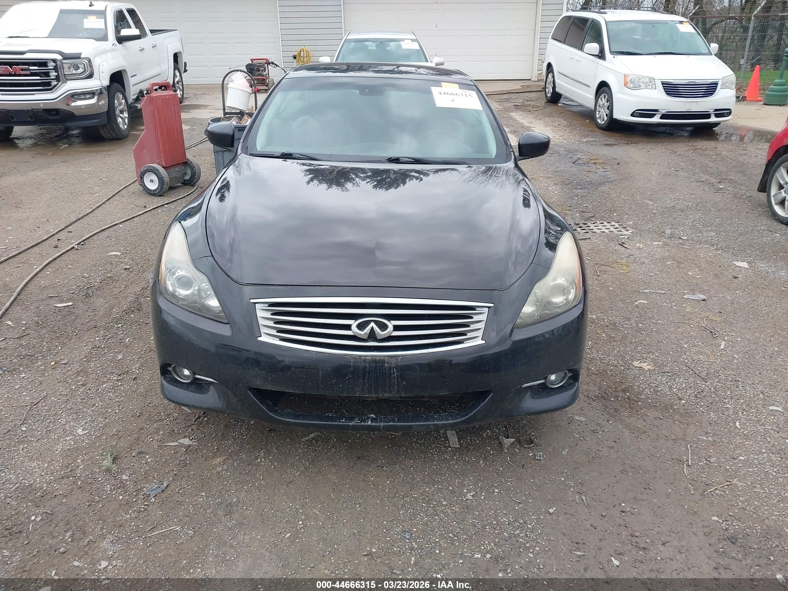 2011 Infiniti G37   Black vin: JN1CV6FE2BM952825
