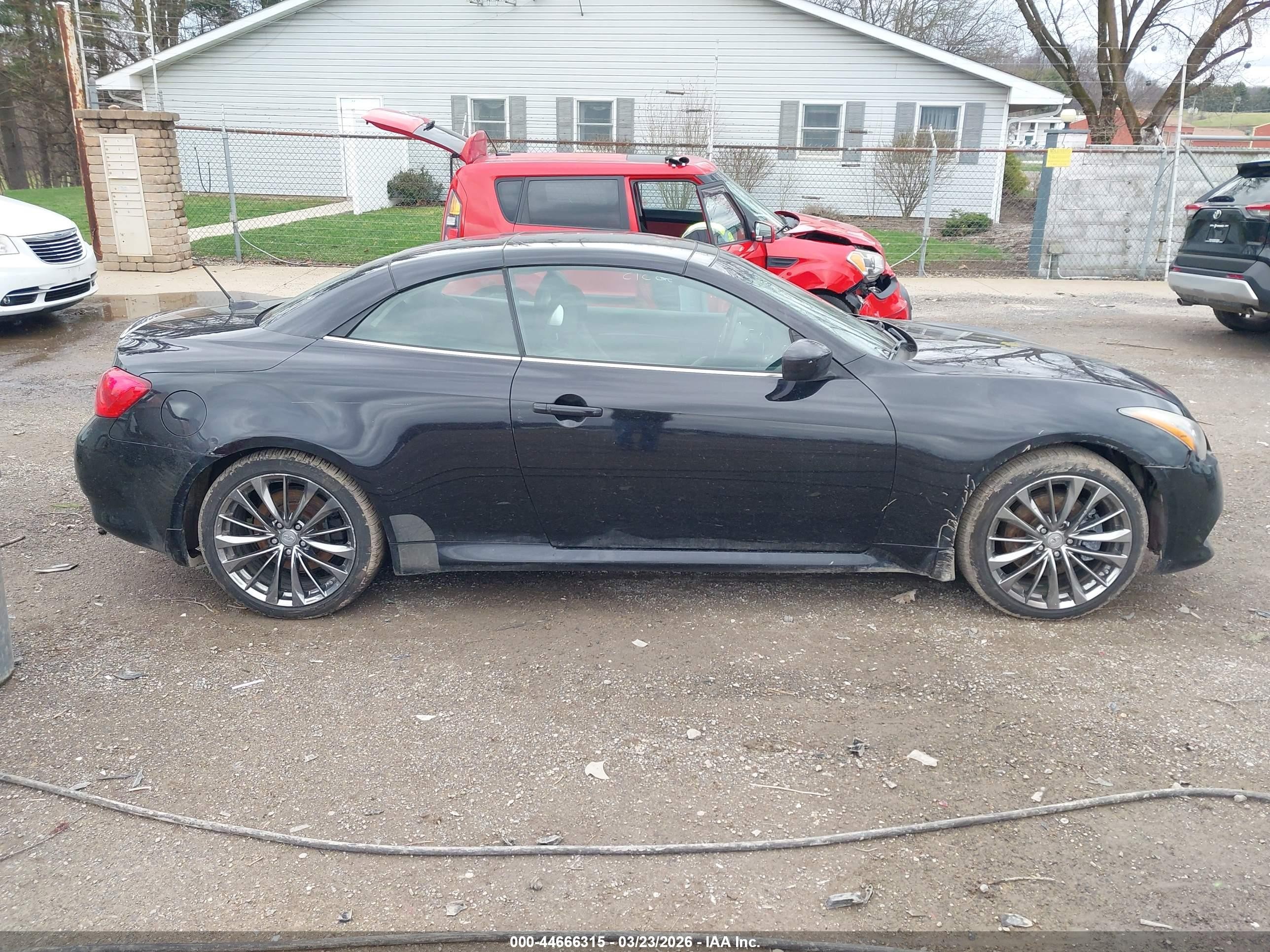 2011 Infiniti G37   Black vin: JN1CV6FE2BM952825