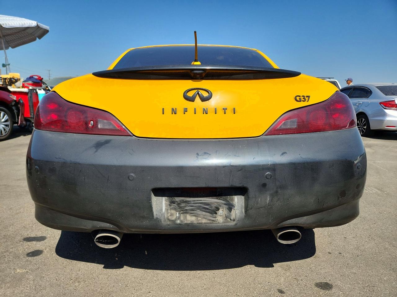 2011 Infiniti G37 Convertible Base Желтый vin: JN1CV6FE3BM952946