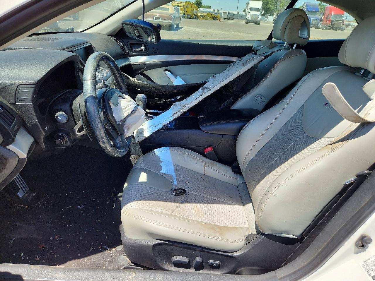 2013 Infiniti G37 Convertible Base White vin: JN1CV6FE3DM230220