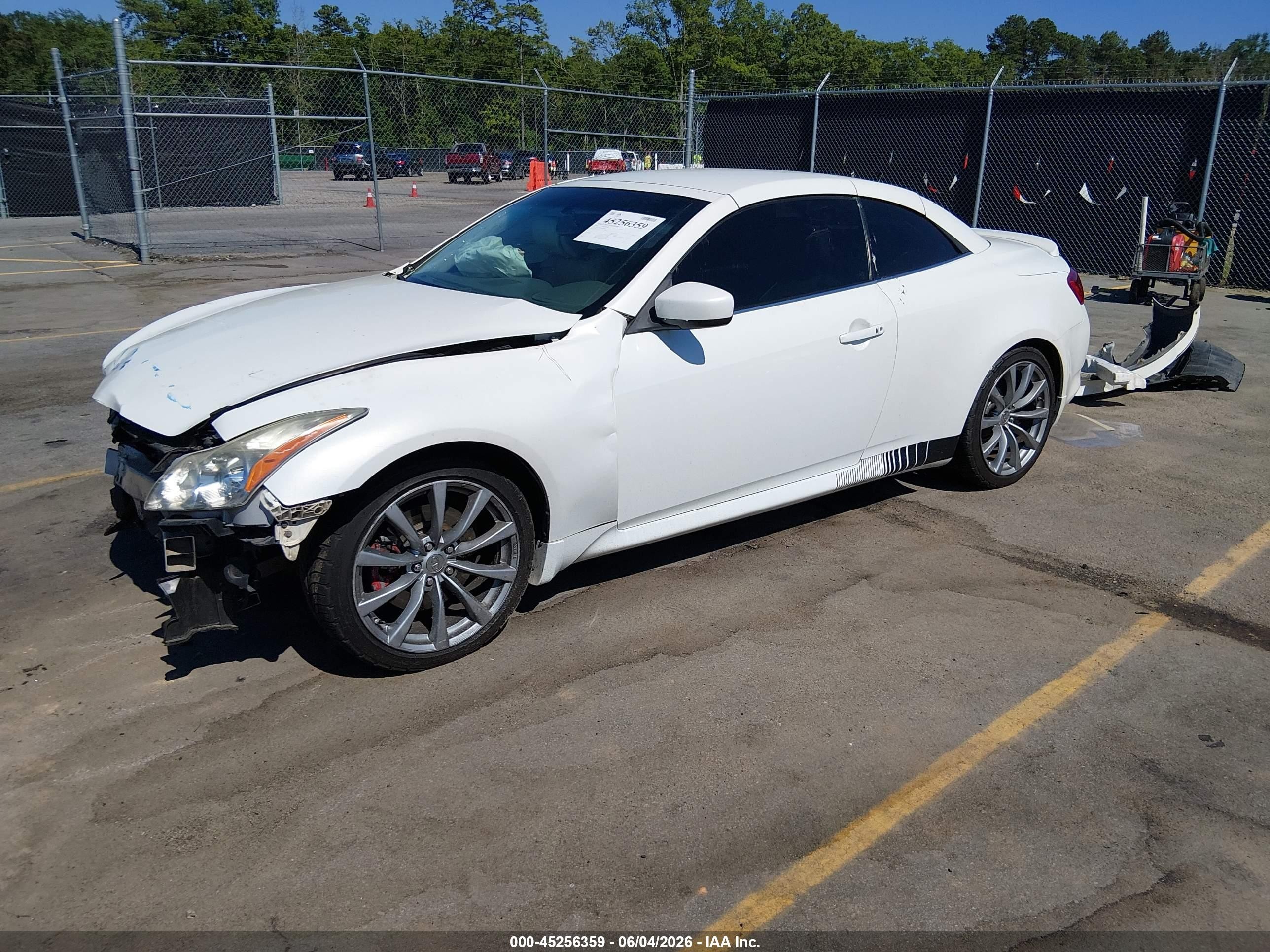 2010 Infiniti G37   White vin: JN1CV6FE4AM354668