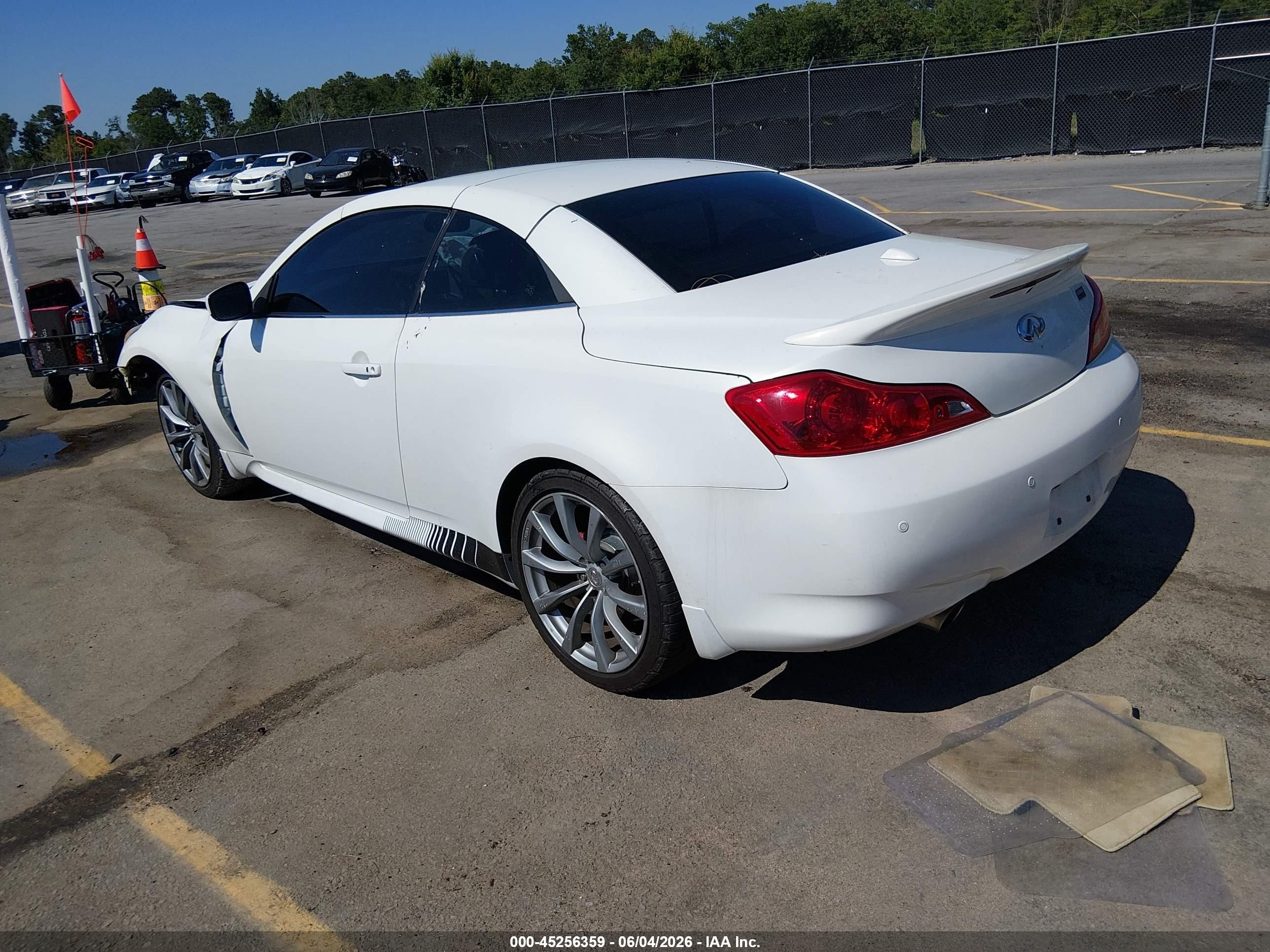 2010 Infiniti G37   White vin: JN1CV6FE4AM354668