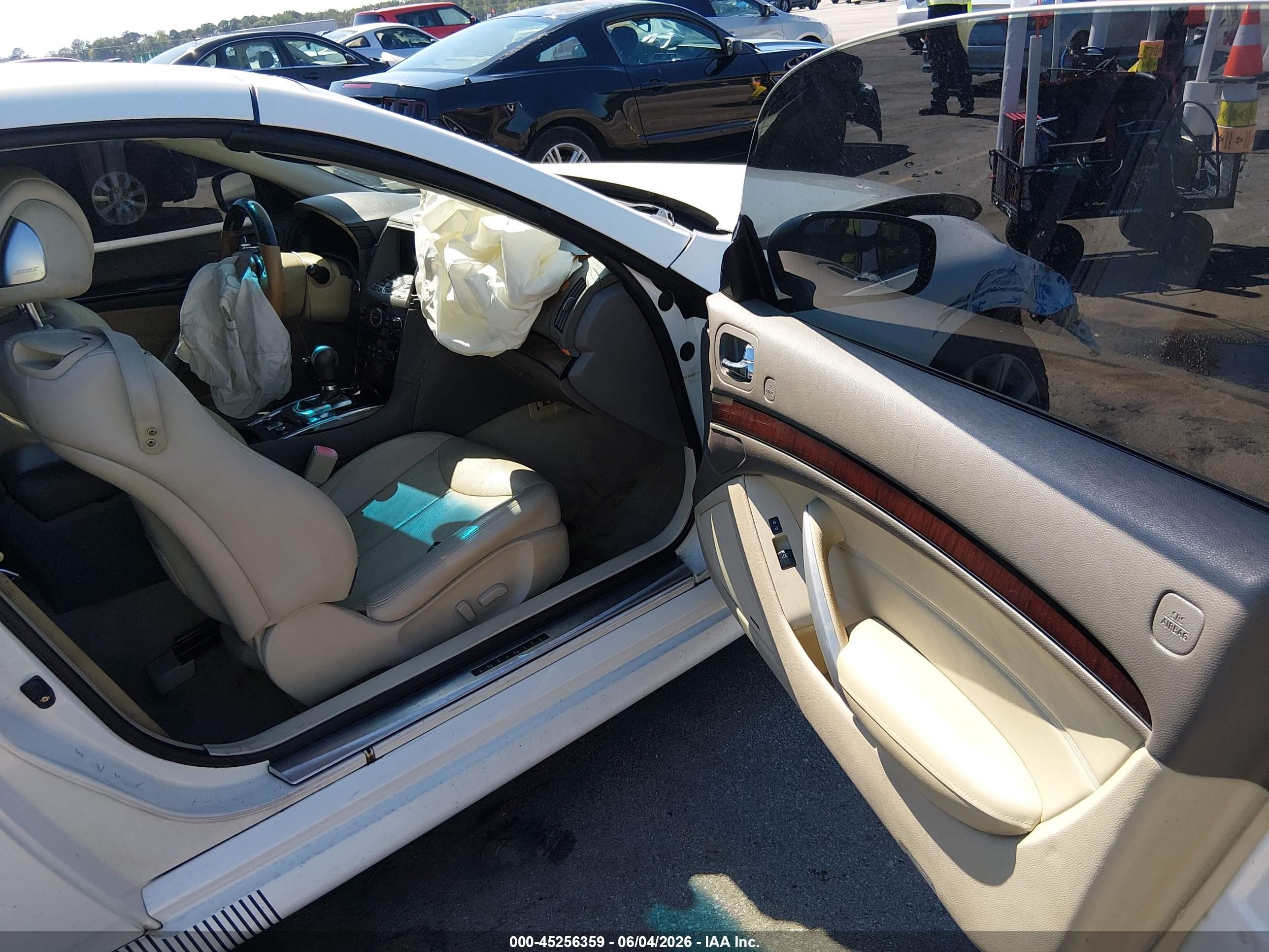 2010 Infiniti G37   White vin: JN1CV6FE4AM354668