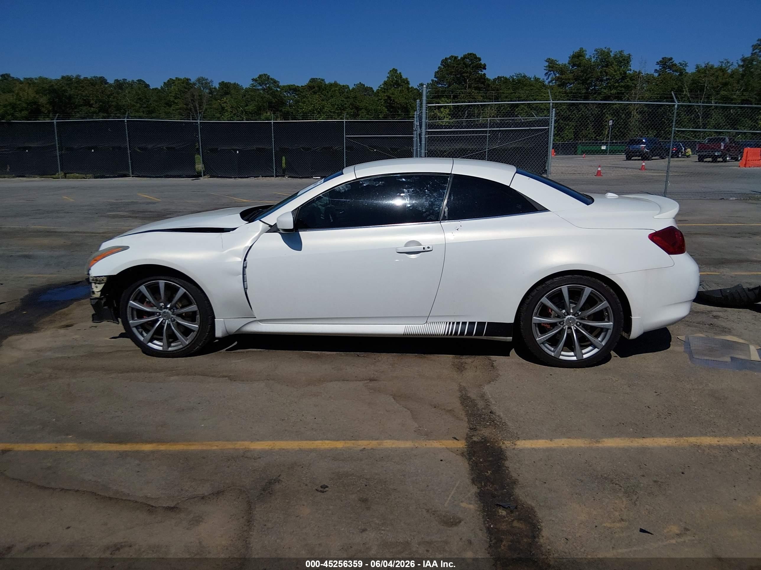 2010 Infiniti G37   White vin: JN1CV6FE4AM354668
