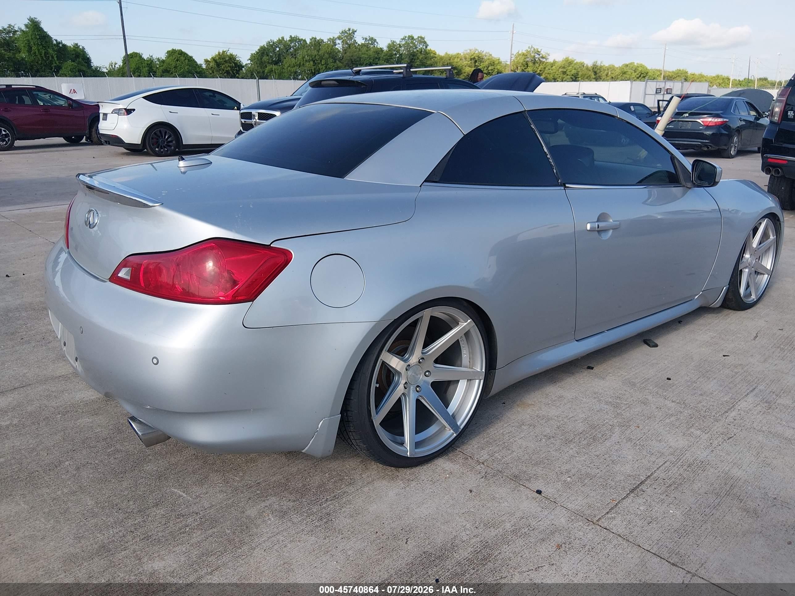 2011 Infiniti G37   Silver vin: JN1CV6FE4BM951305