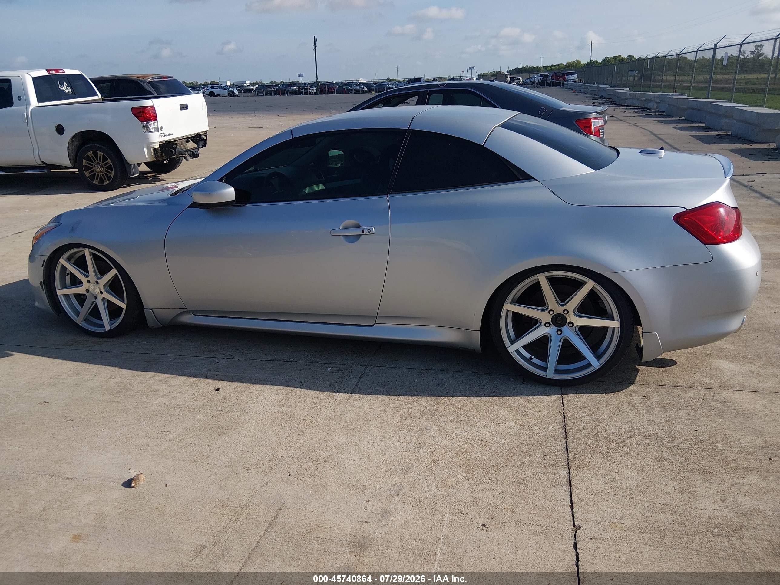 2011 Infiniti G37   Silver vin: JN1CV6FE4BM951305