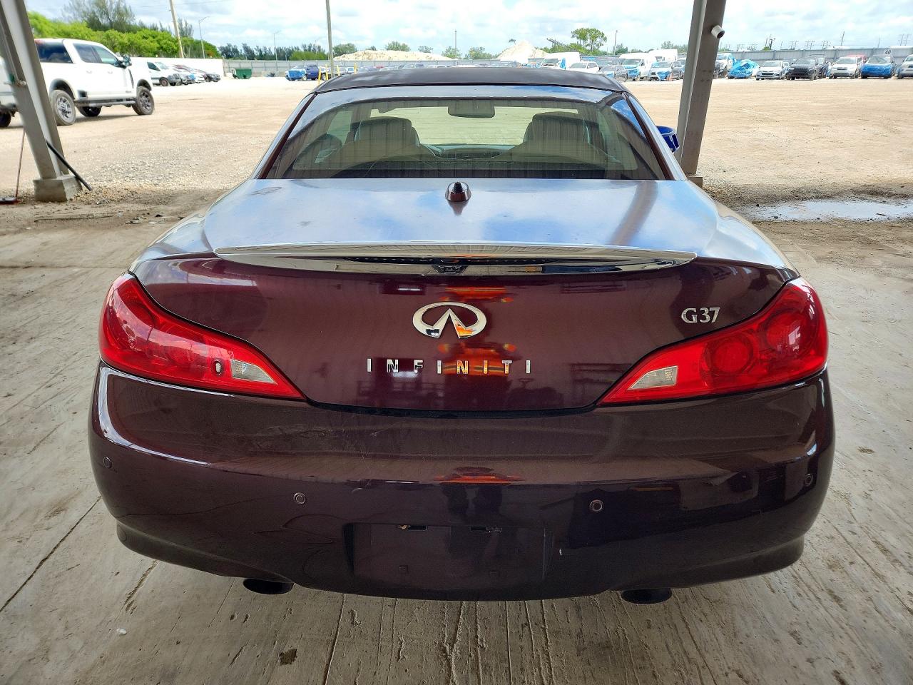 2010 Infiniti G37 Convertible Base Burgundy vin: JN1CV6FE5AM352511