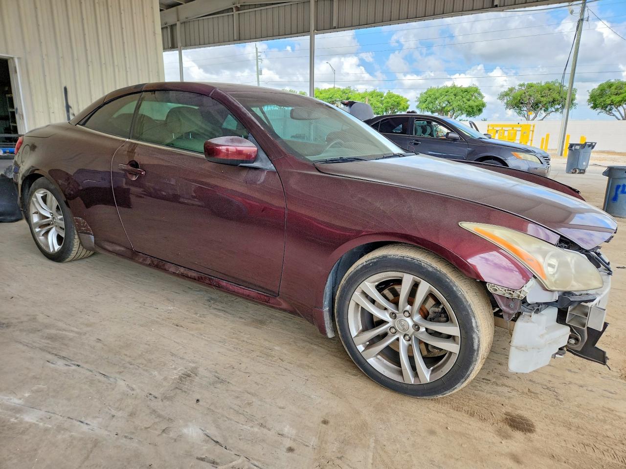 2010 Infiniti G37 Convertible Base Burgundy vin: JN1CV6FE5AM352511