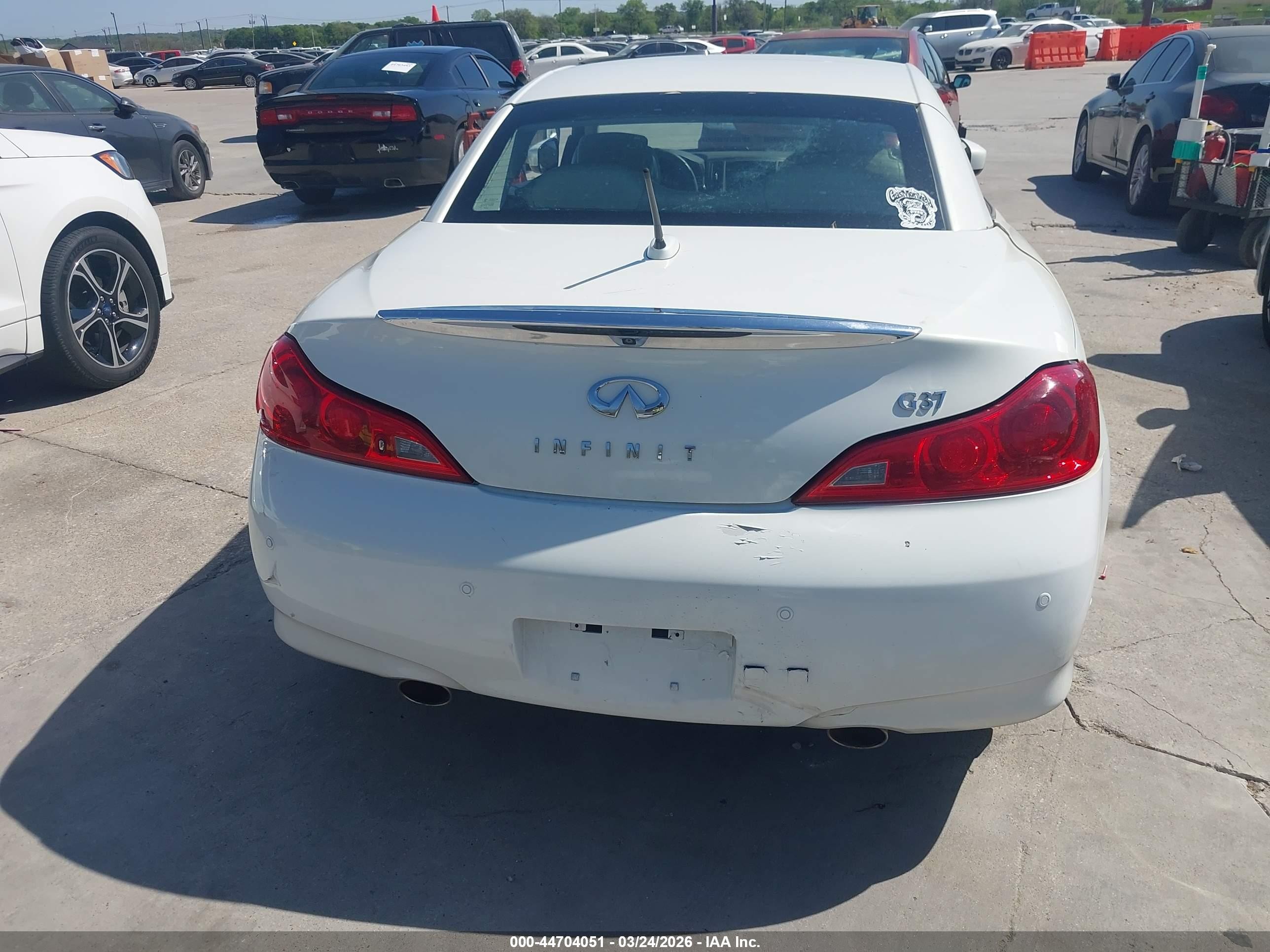 2013 Infiniti G37   White vin: JN1CV6FE5DM770880