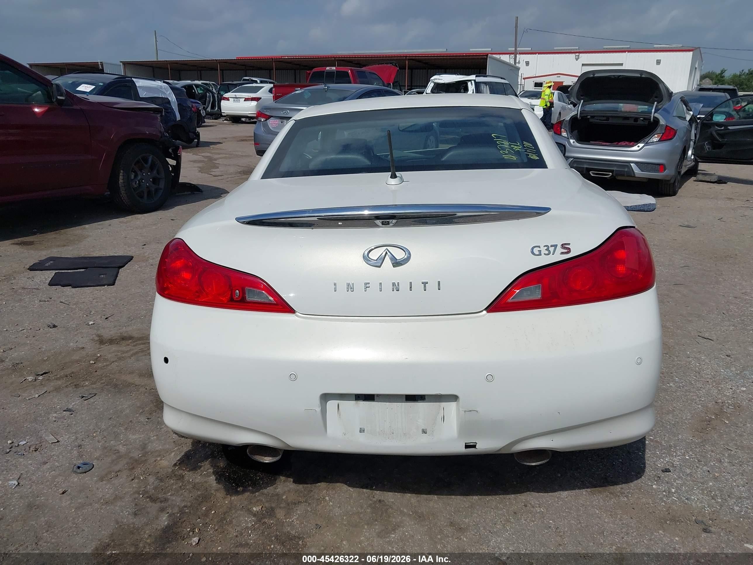 2011 Infiniti G37 White vin: JN1CV6FE6BM950415