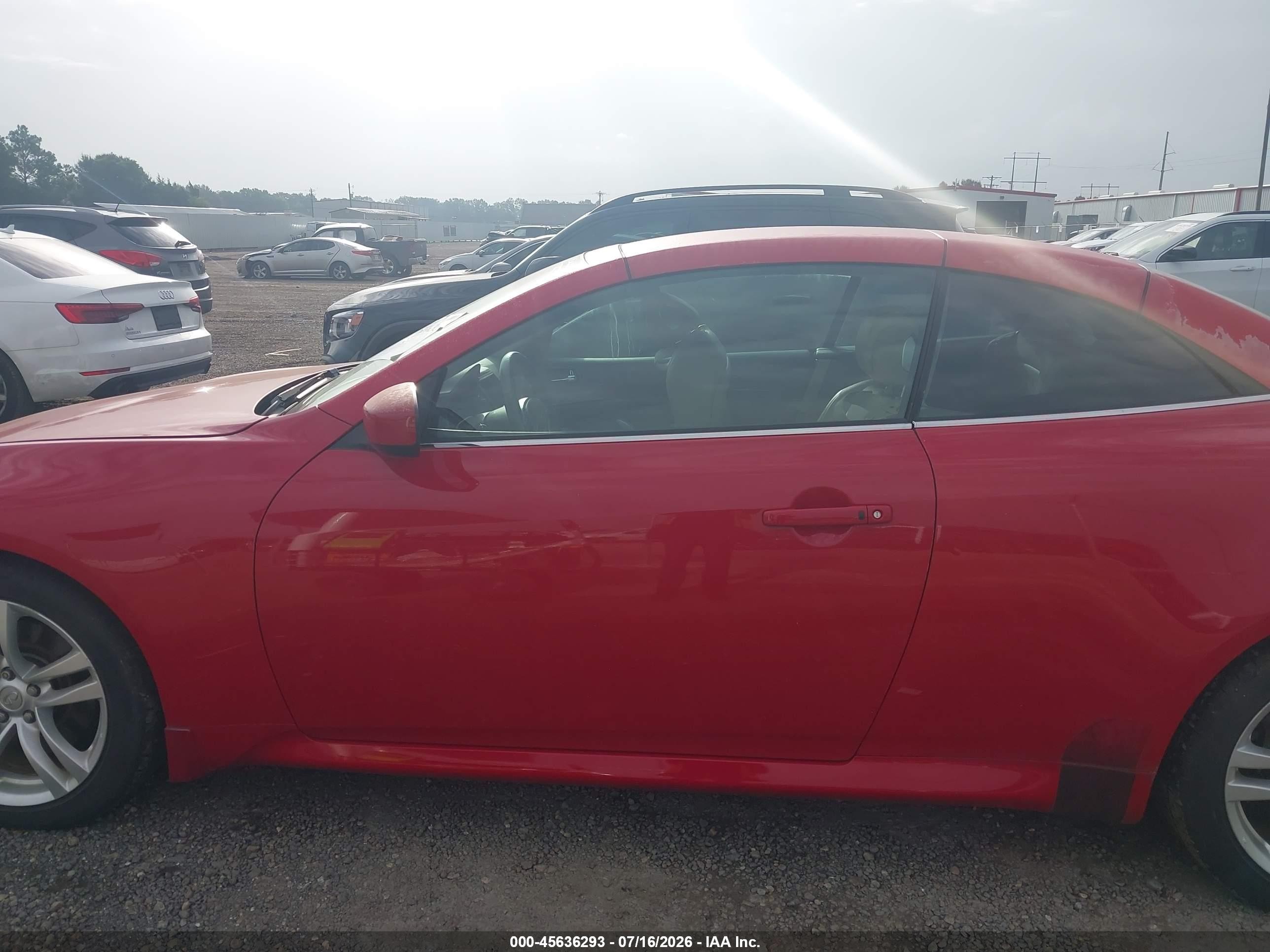 2010 Infiniti G37   Красный vin: JN1CV6FE7AM353725