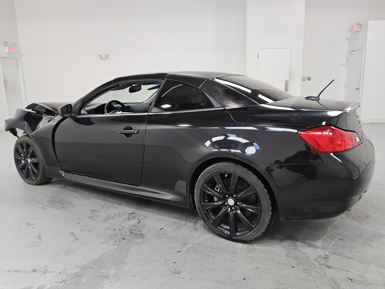2011 Infiniti G37 Convertible Base Черный vin: JN1CV6FE7BM950245 Damage: Left Front Door, Dent(S) W/ Paint Dmg, 1/8 To 1/2 Inch