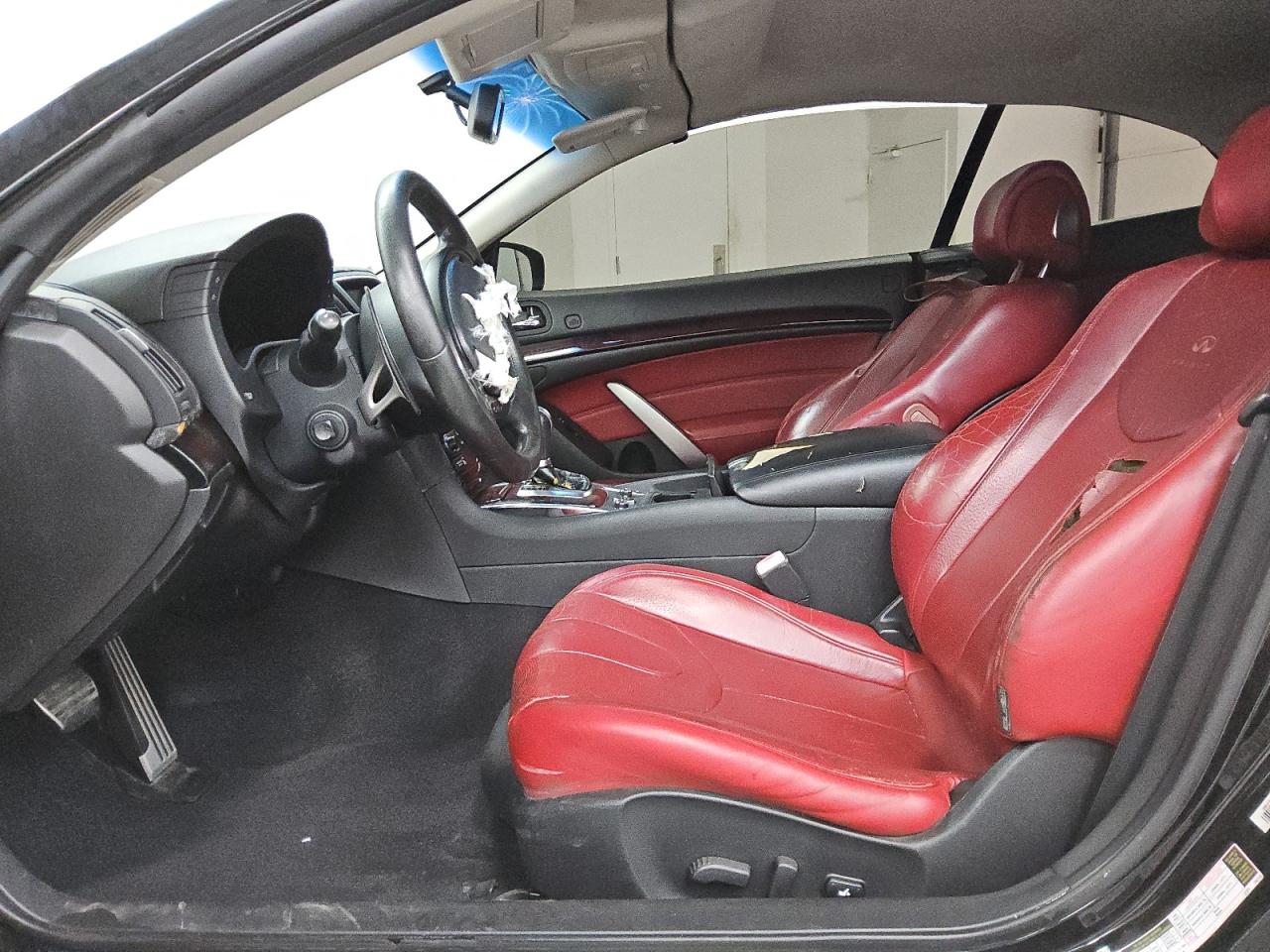 2011 Infiniti G37 Convertible Base Черный vin: JN1CV6FE7BM950245 Damage: Left Front Seat, Torn, 9 To 10 Inches