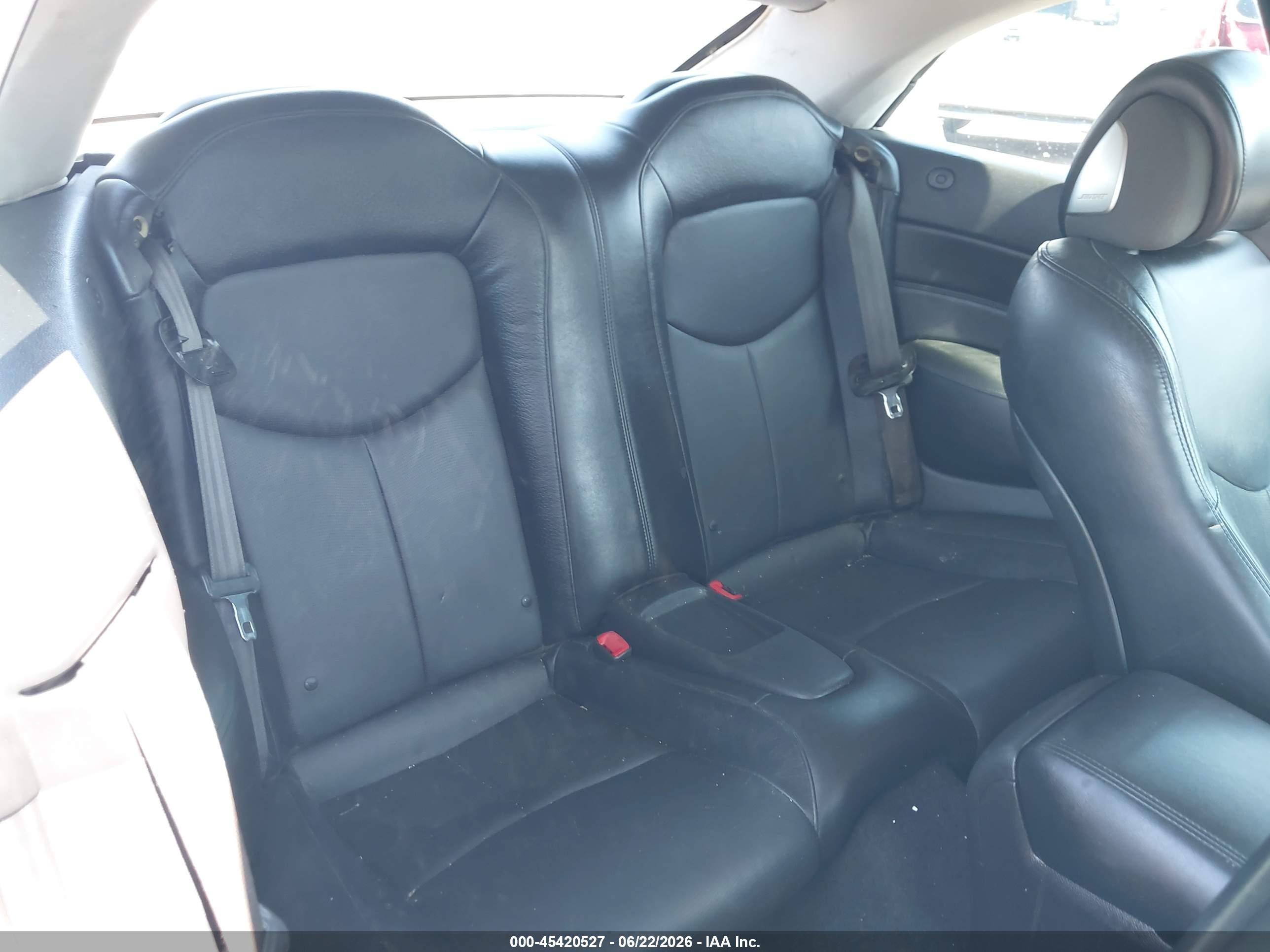 2015 Infiniti Q60   Silver vin: JN1CV6FE7FM810167